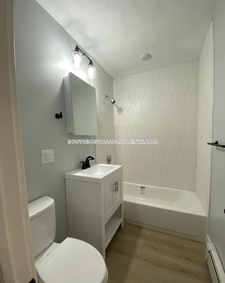 741 6th St, South Boston