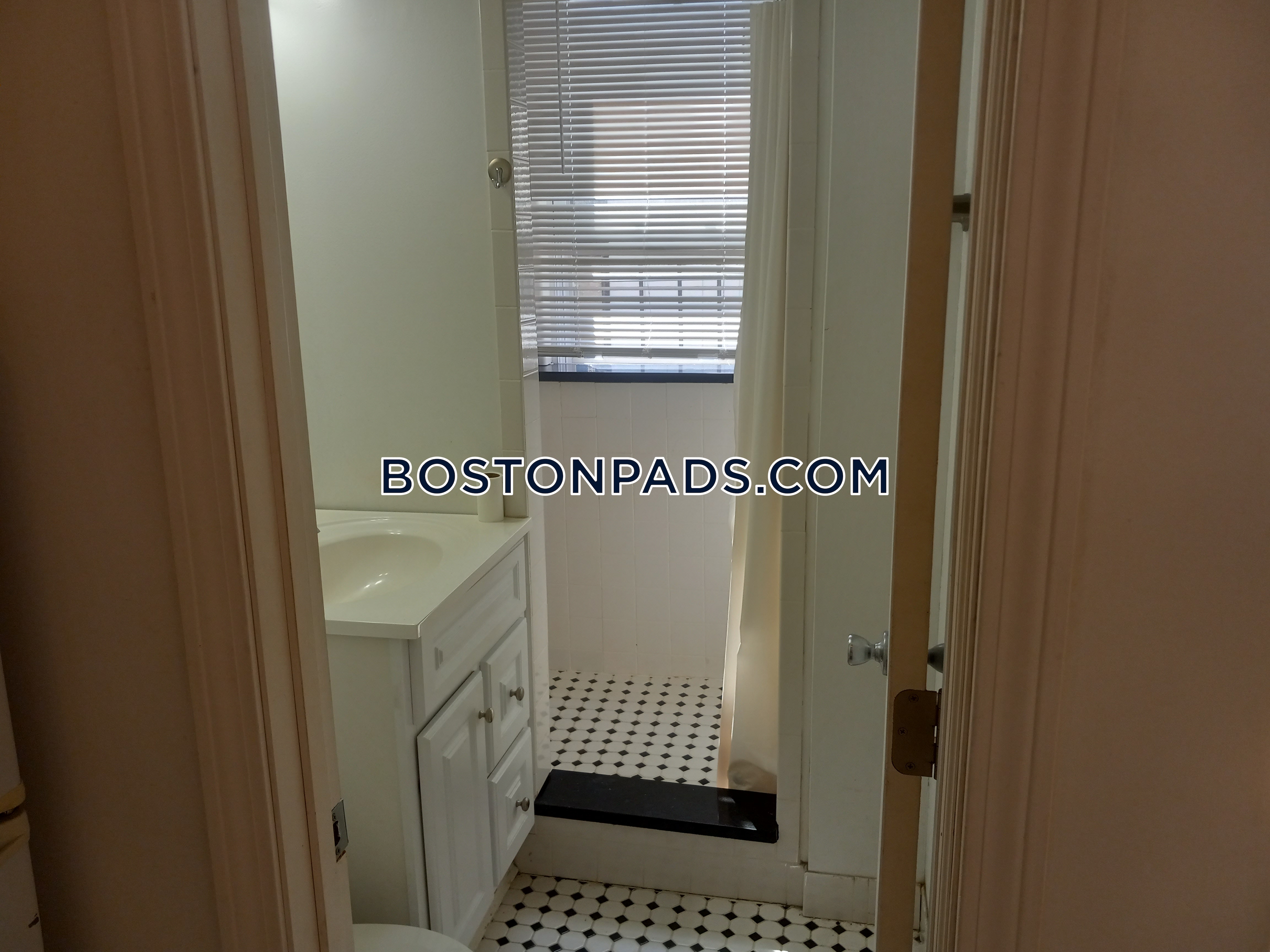 26 Hemenway St, Fenway