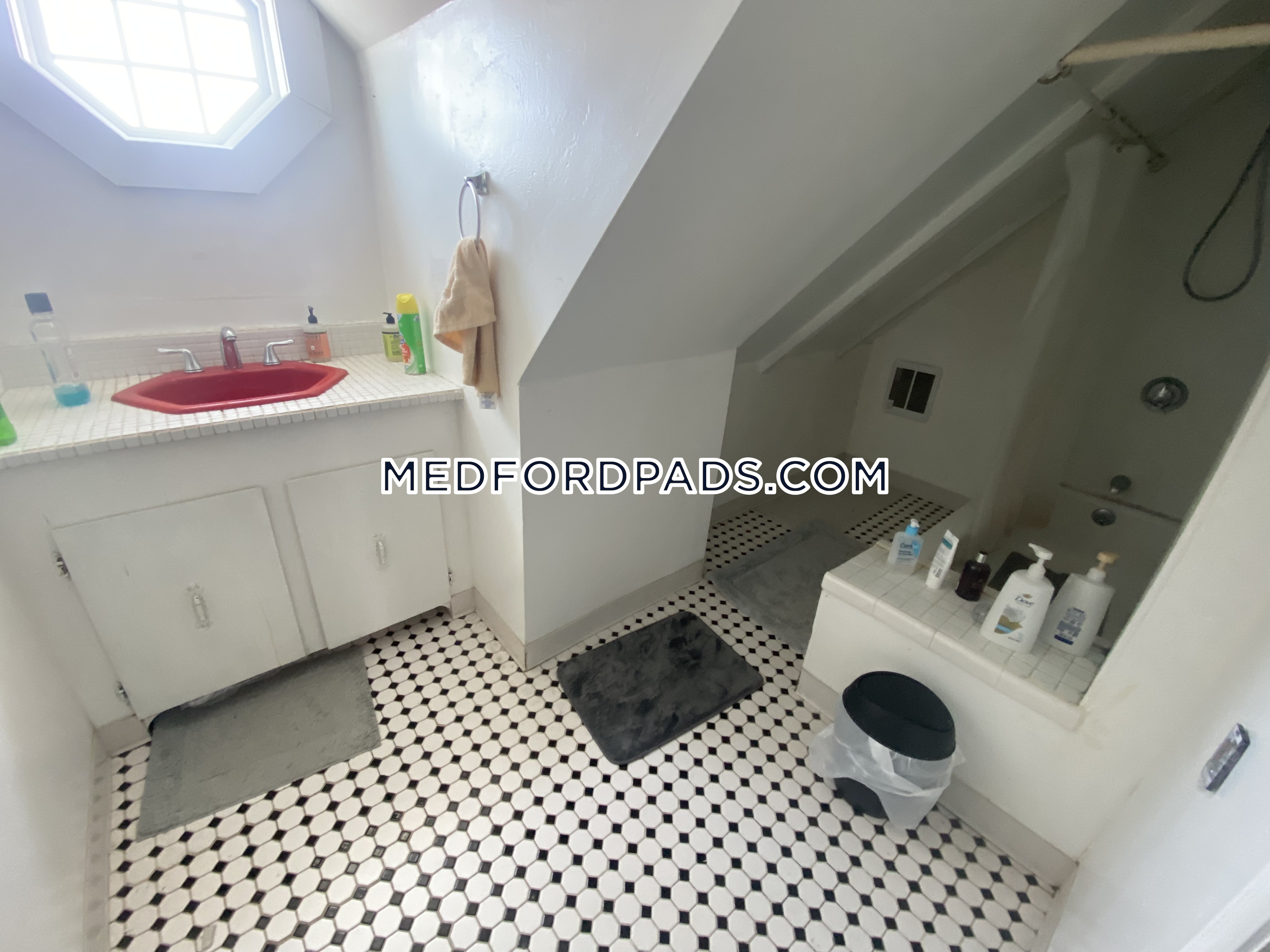 107 North St, Tufts University