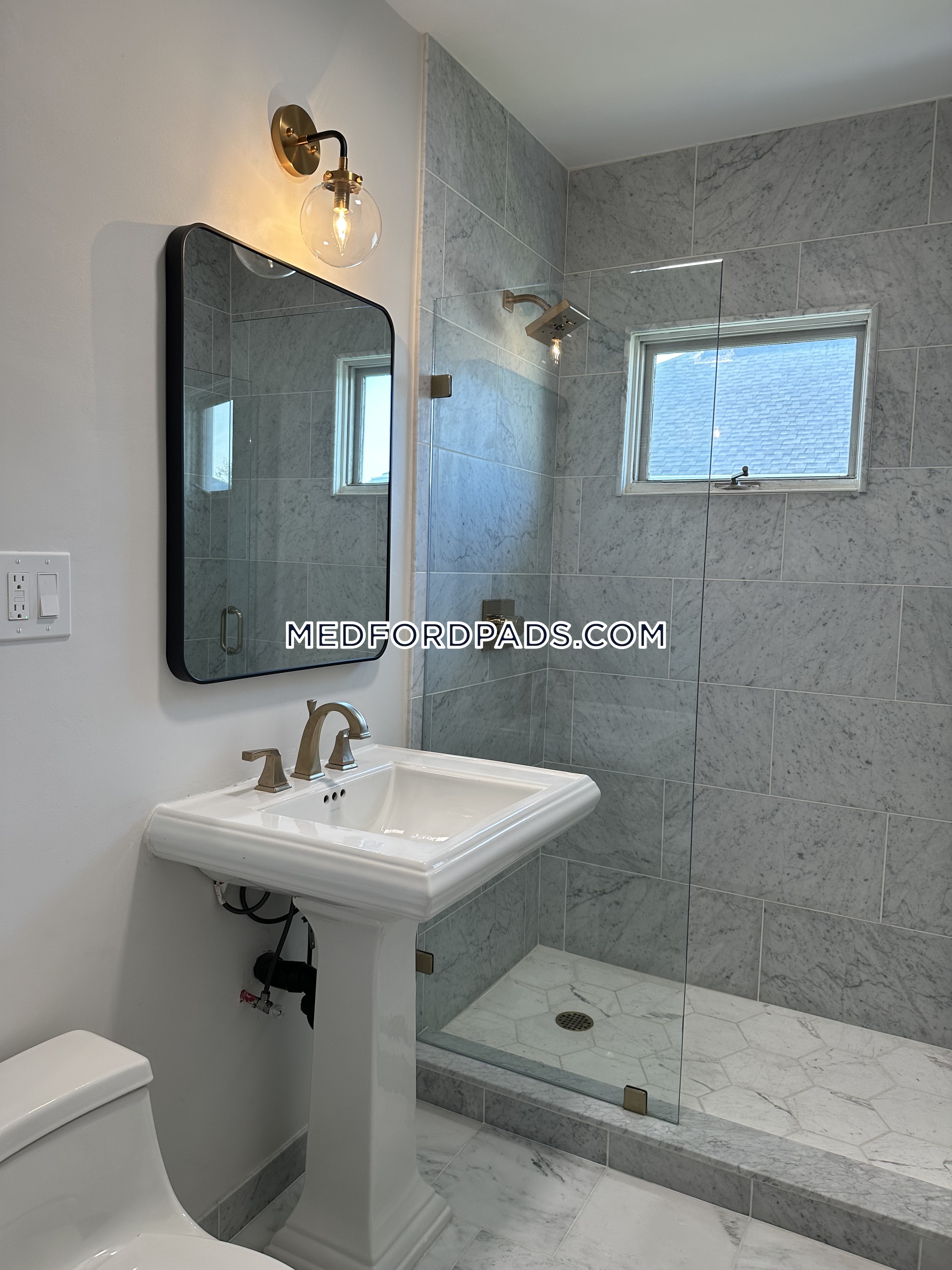 21 Renfrew St, Tufts University