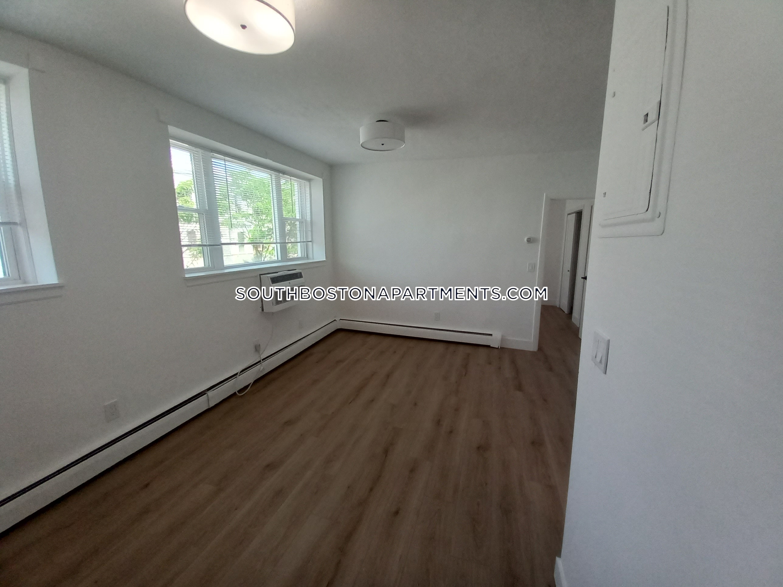 740 7th St, South Boston