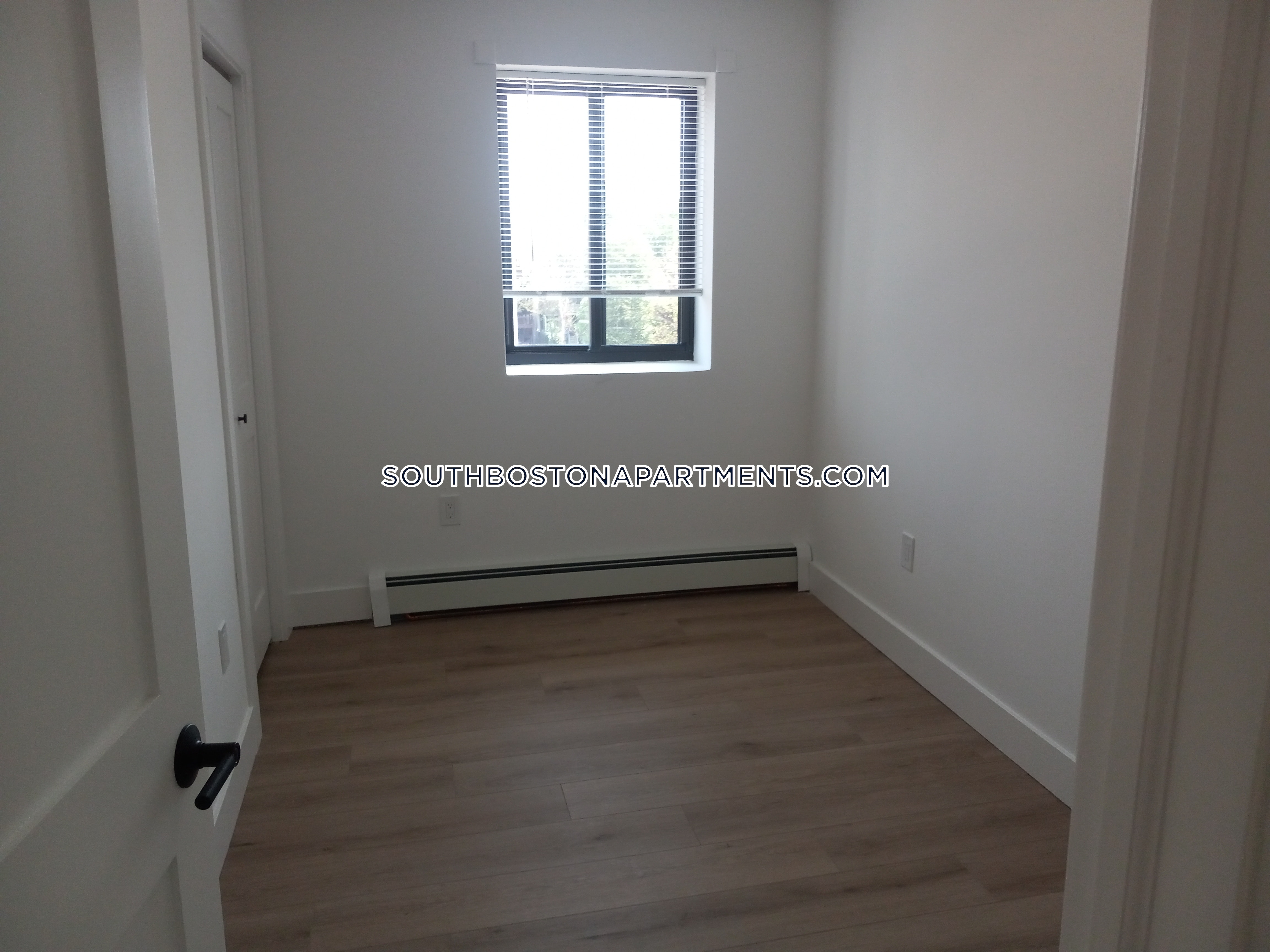 741 6th St, South Boston