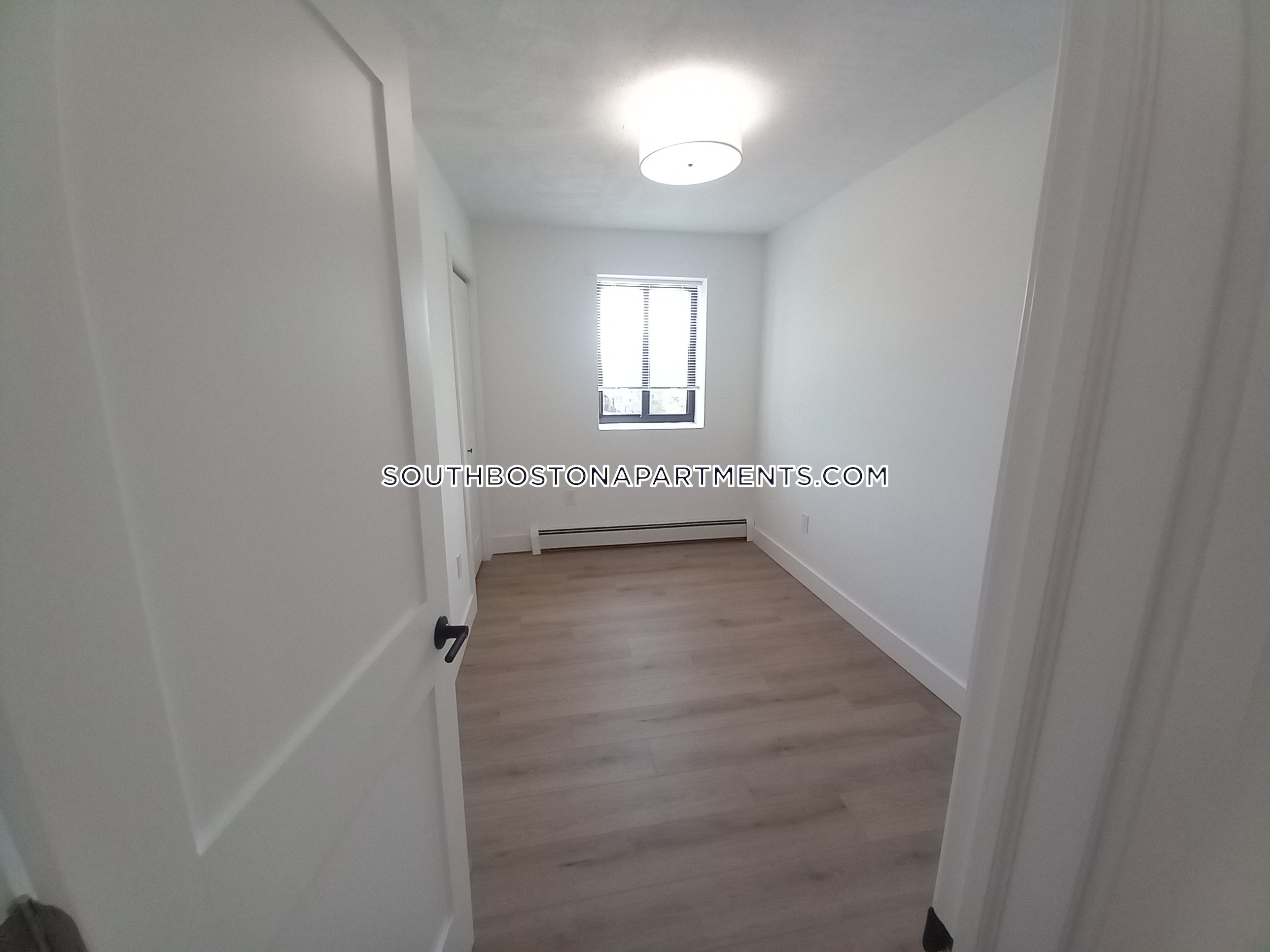 741 6th St, South Boston