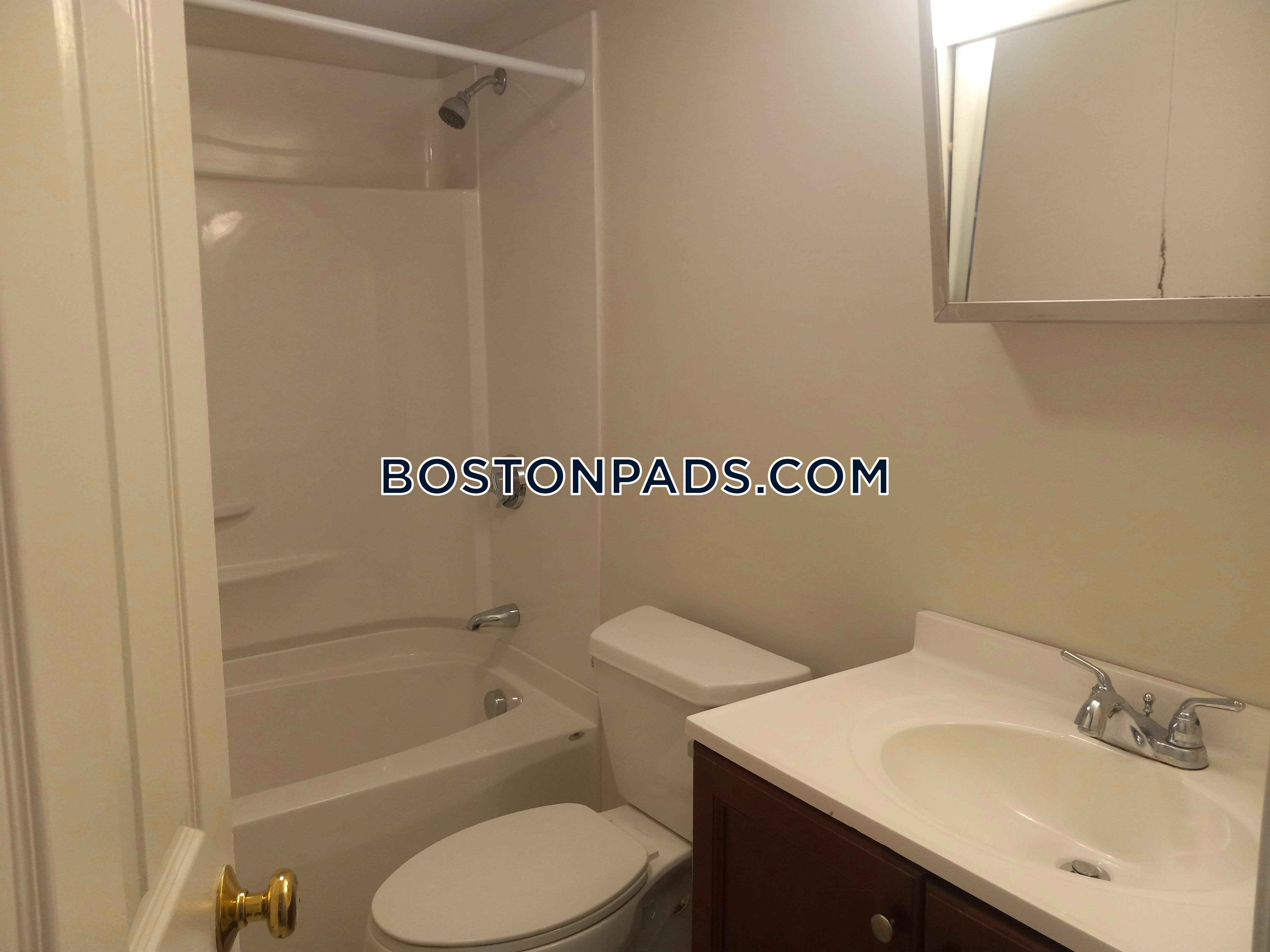 16 Elmer St, Riverside