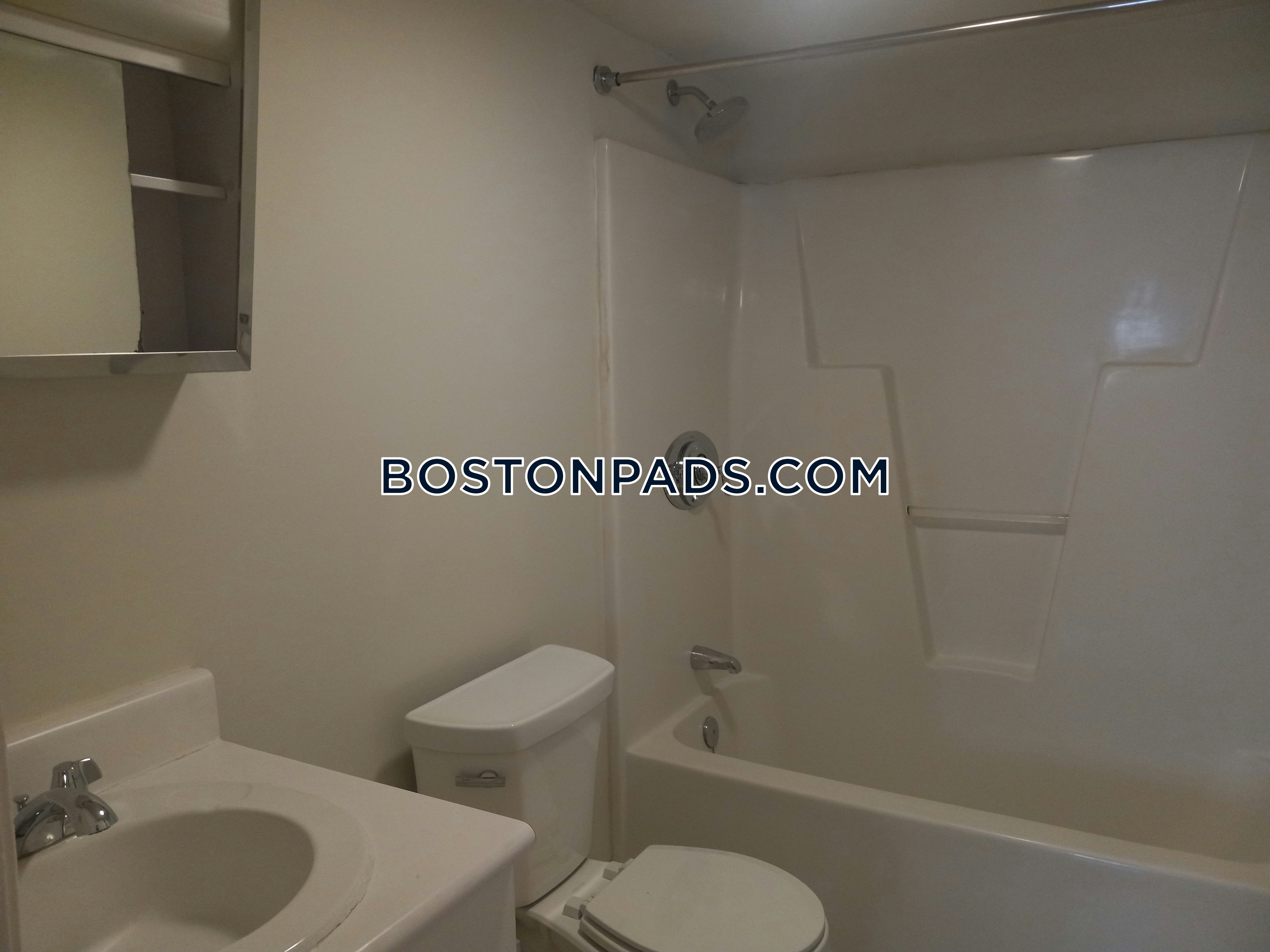 16 Elmer St, Riverside