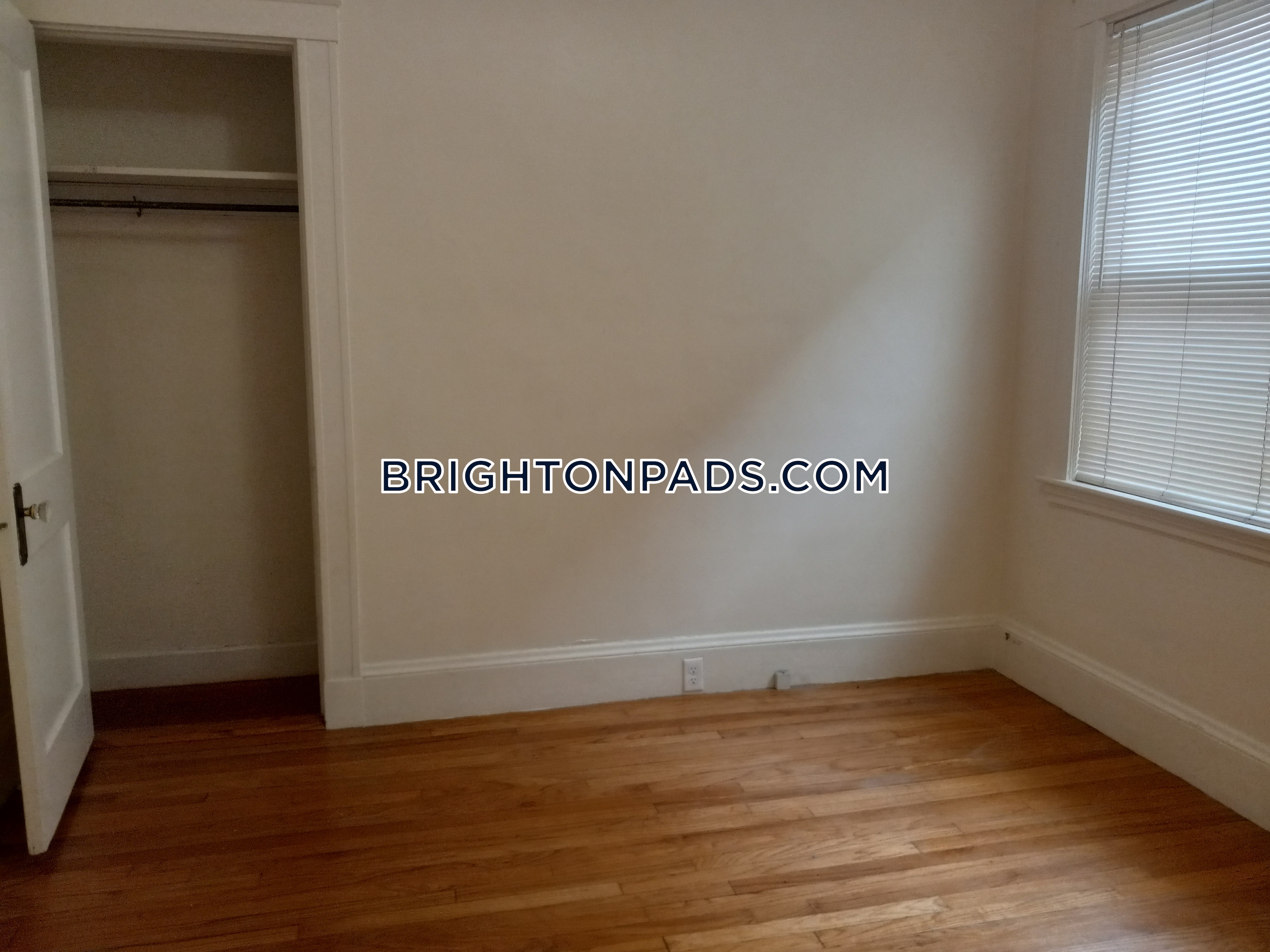 6 Mapleton St, Brighton