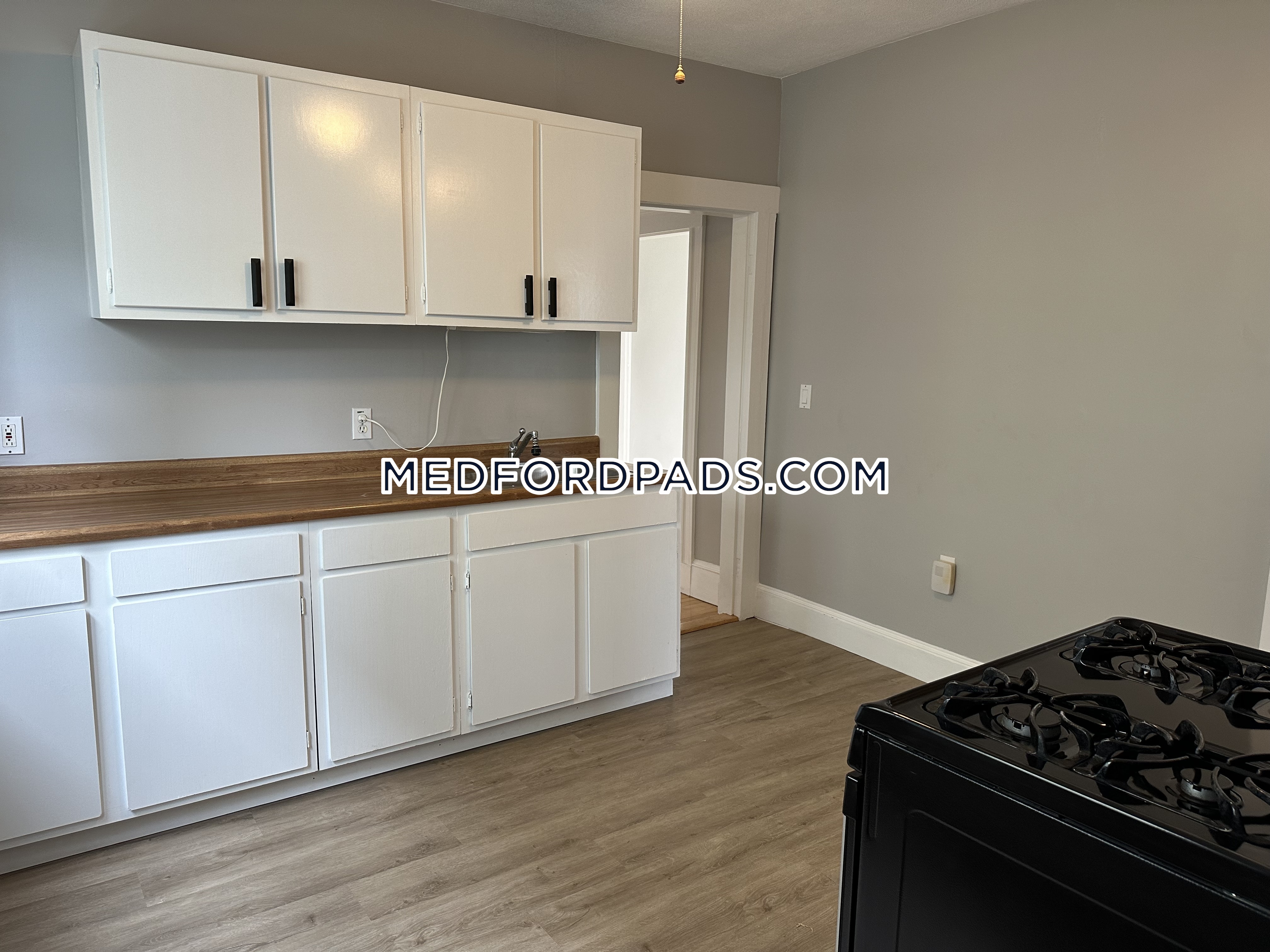 49 Pearl St, Medford