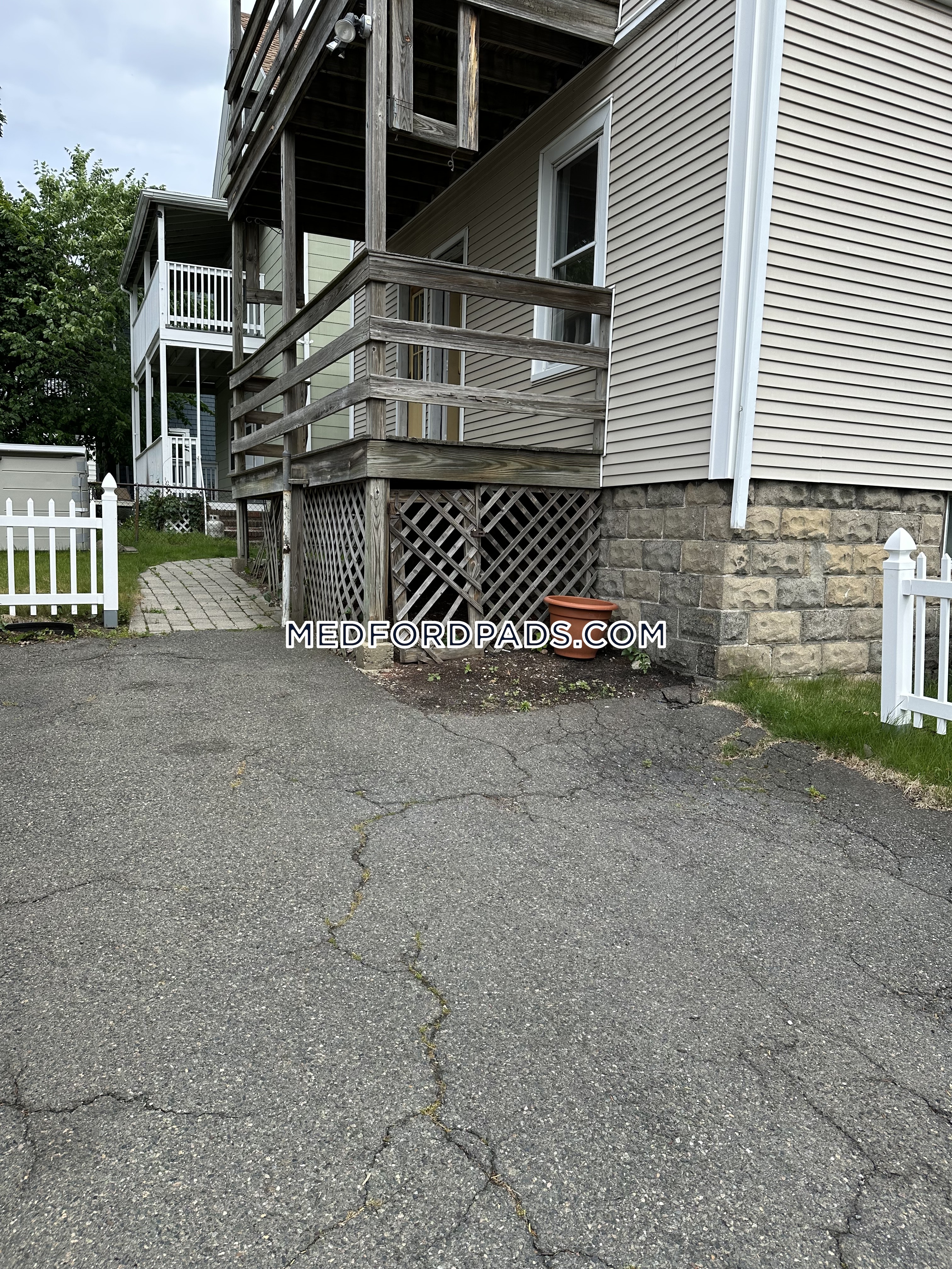 49 Pearl St, Medford