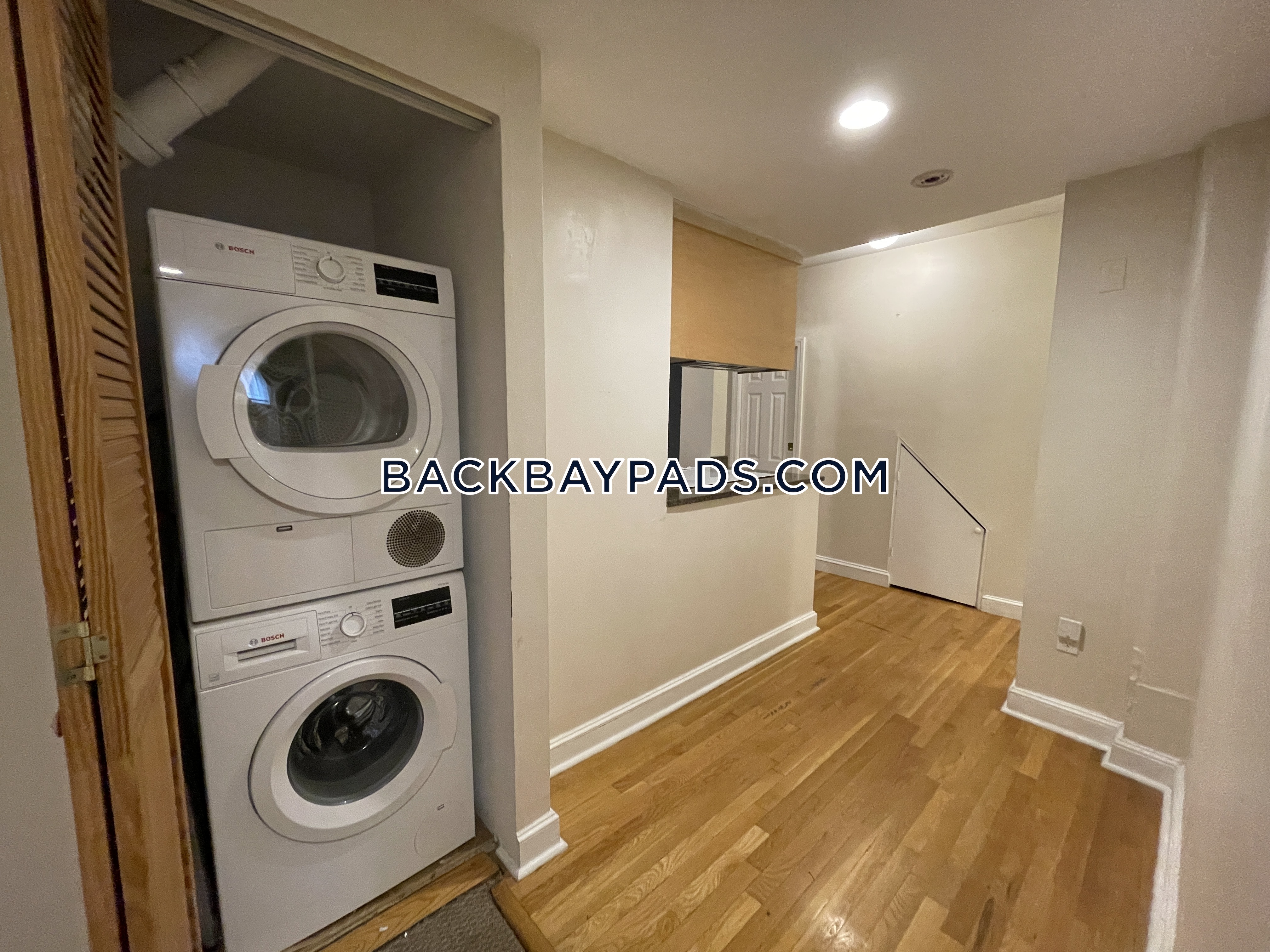 7 Hereford St, Back Bay