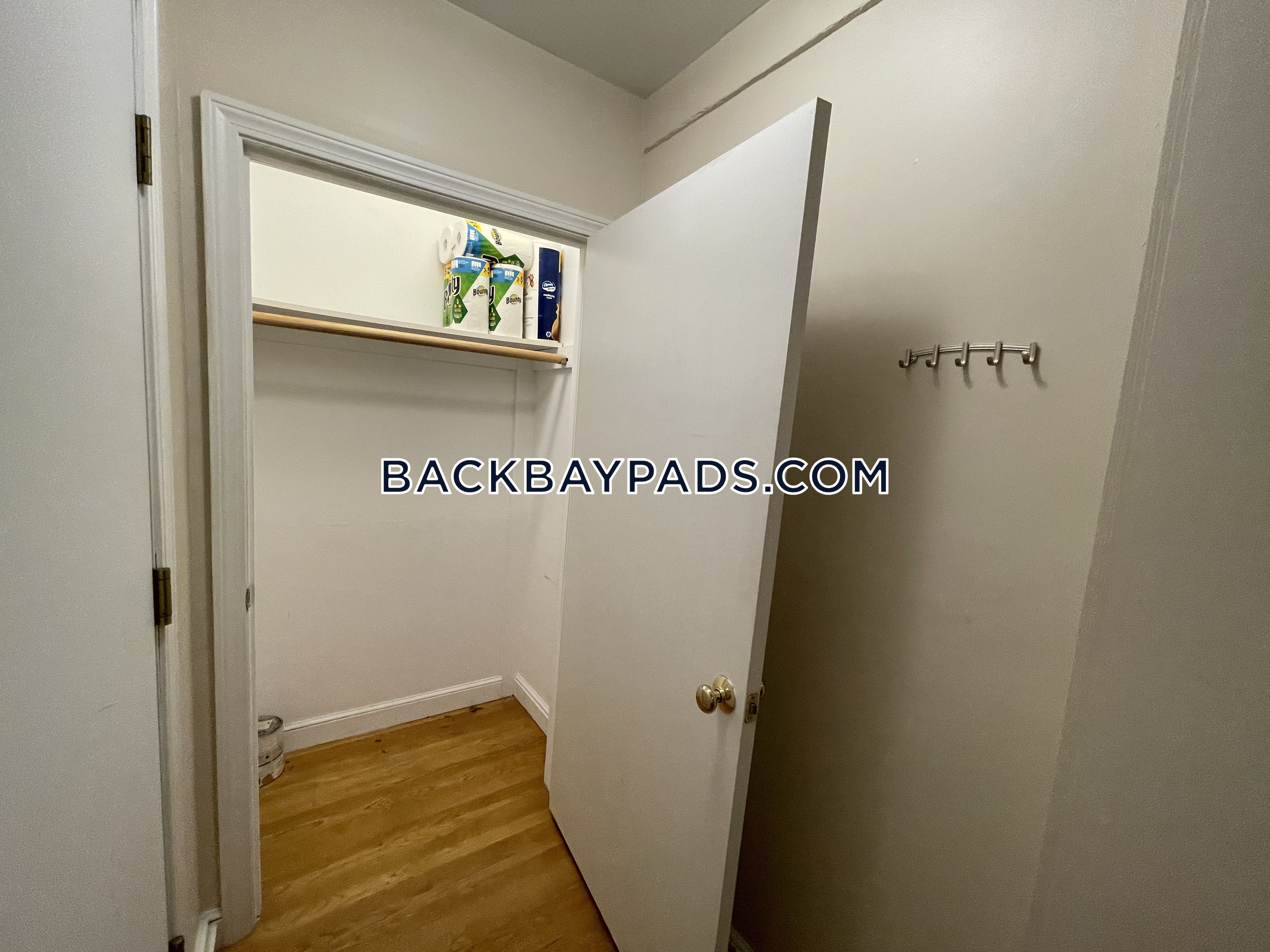 7 Hereford St, Back Bay