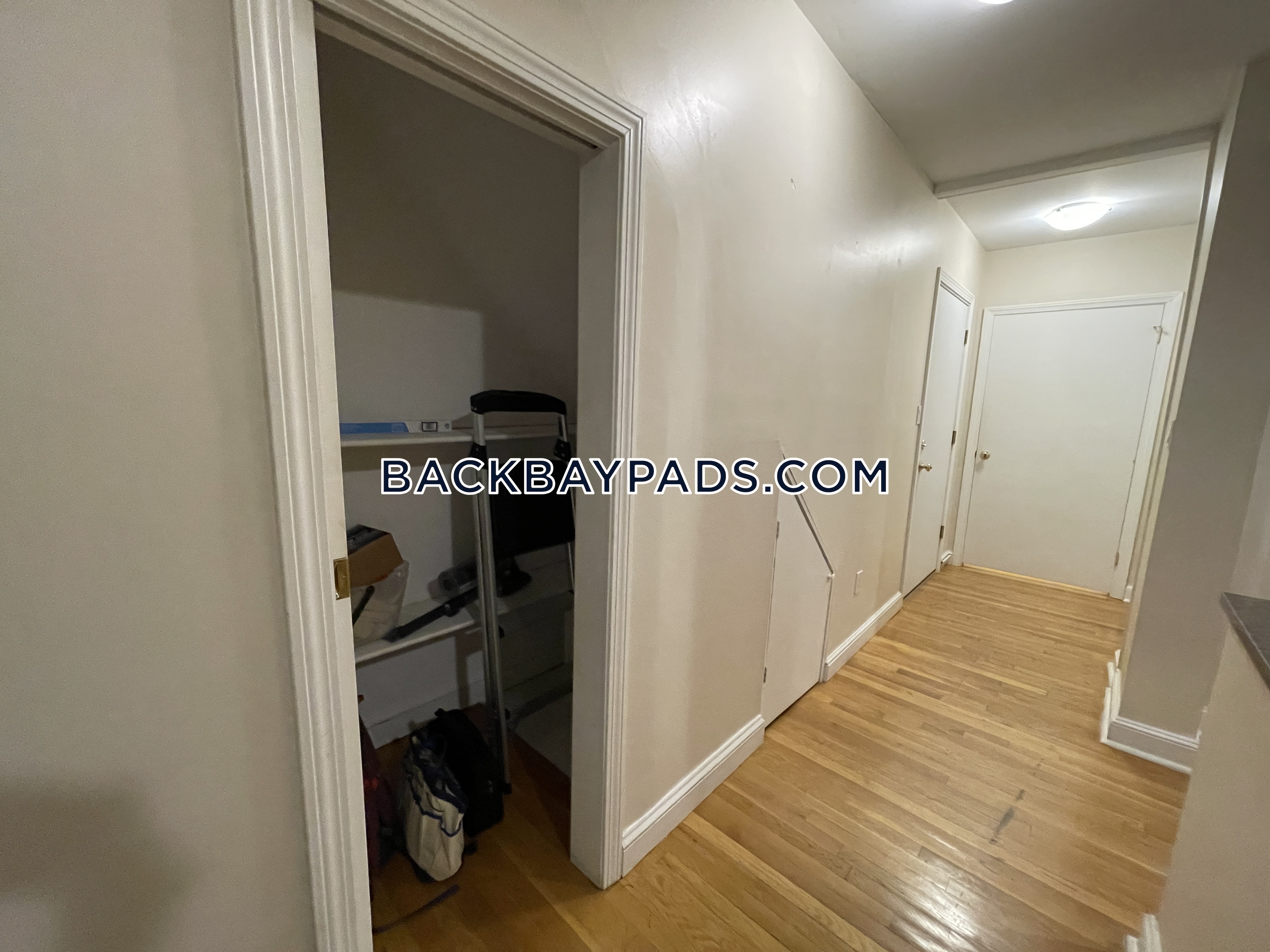 7 Hereford St, Back Bay