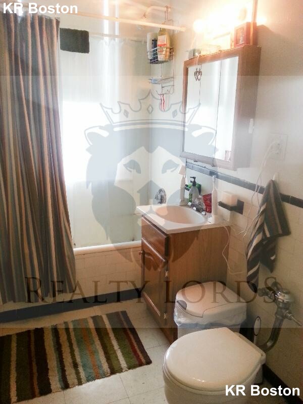 1687 Commonwealth Ave, Brighton