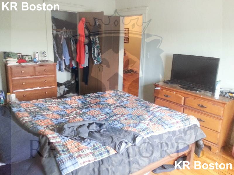 1687 Commonwealth Ave, Brighton