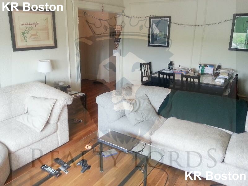 1687 Commonwealth Ave, Brighton