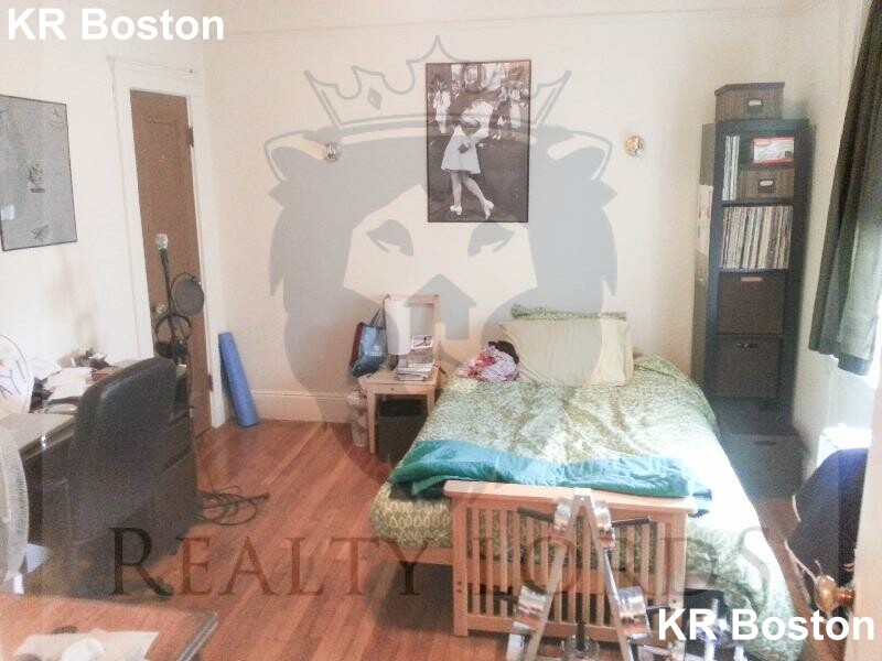 1687 Commonwealth Ave, Brighton