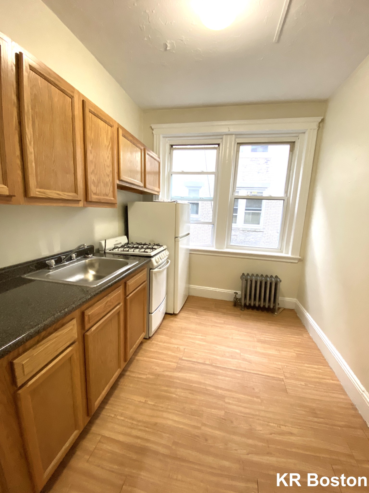 1687 Commonwealths Ave, Brighton