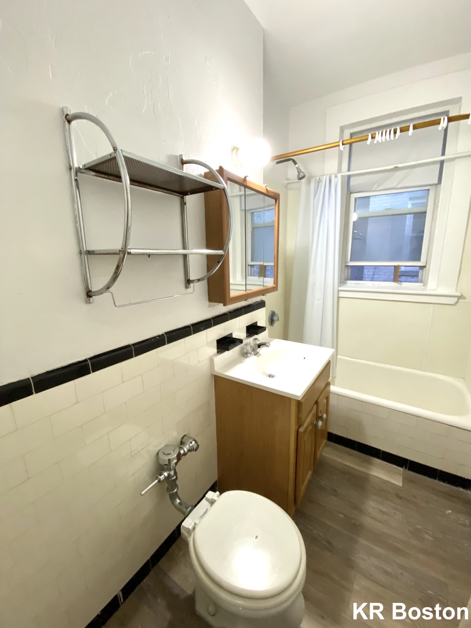 1687 Commonwealth Ave, Brighton