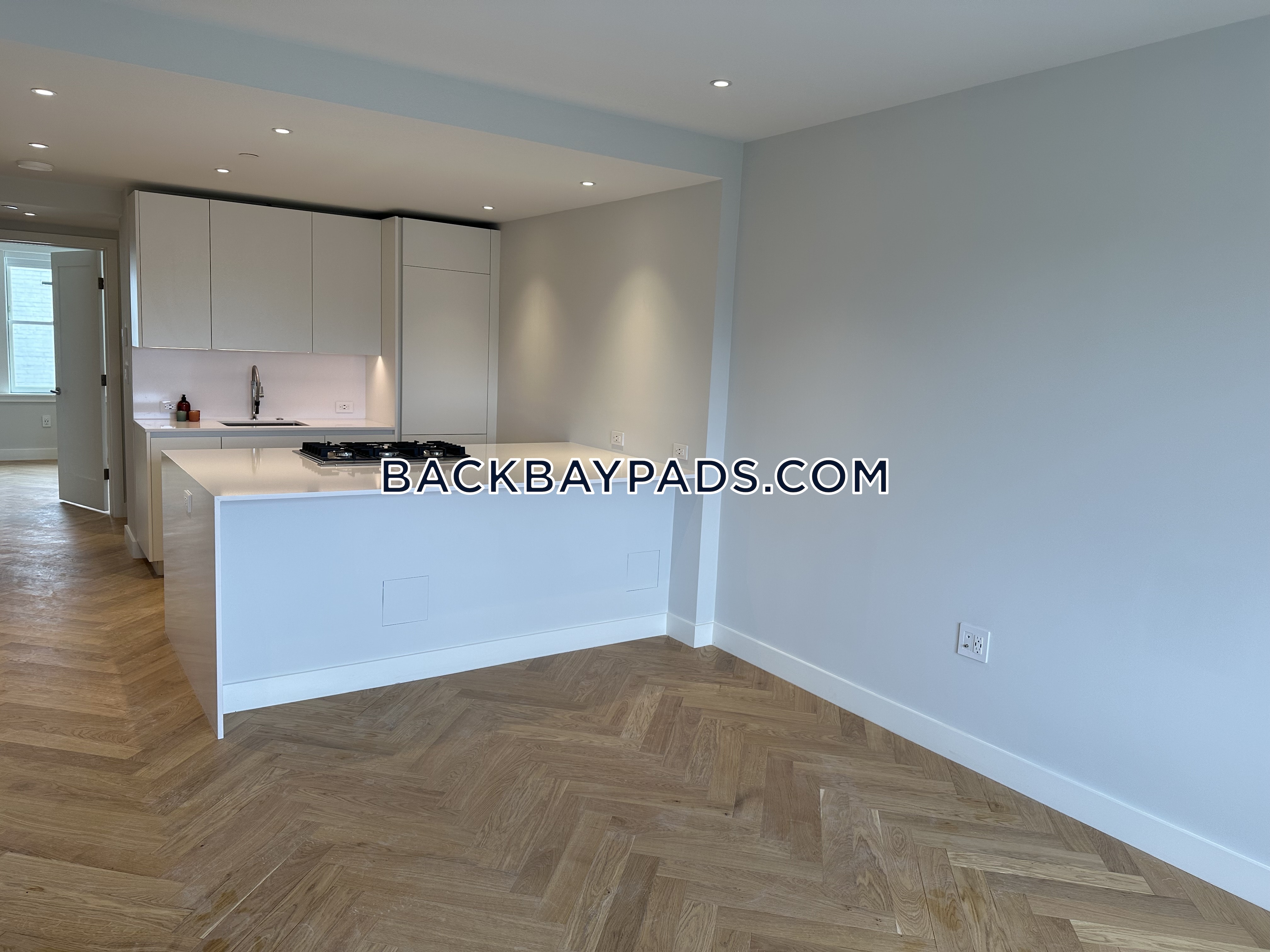 102 Commonwealth Ave, Back Bay