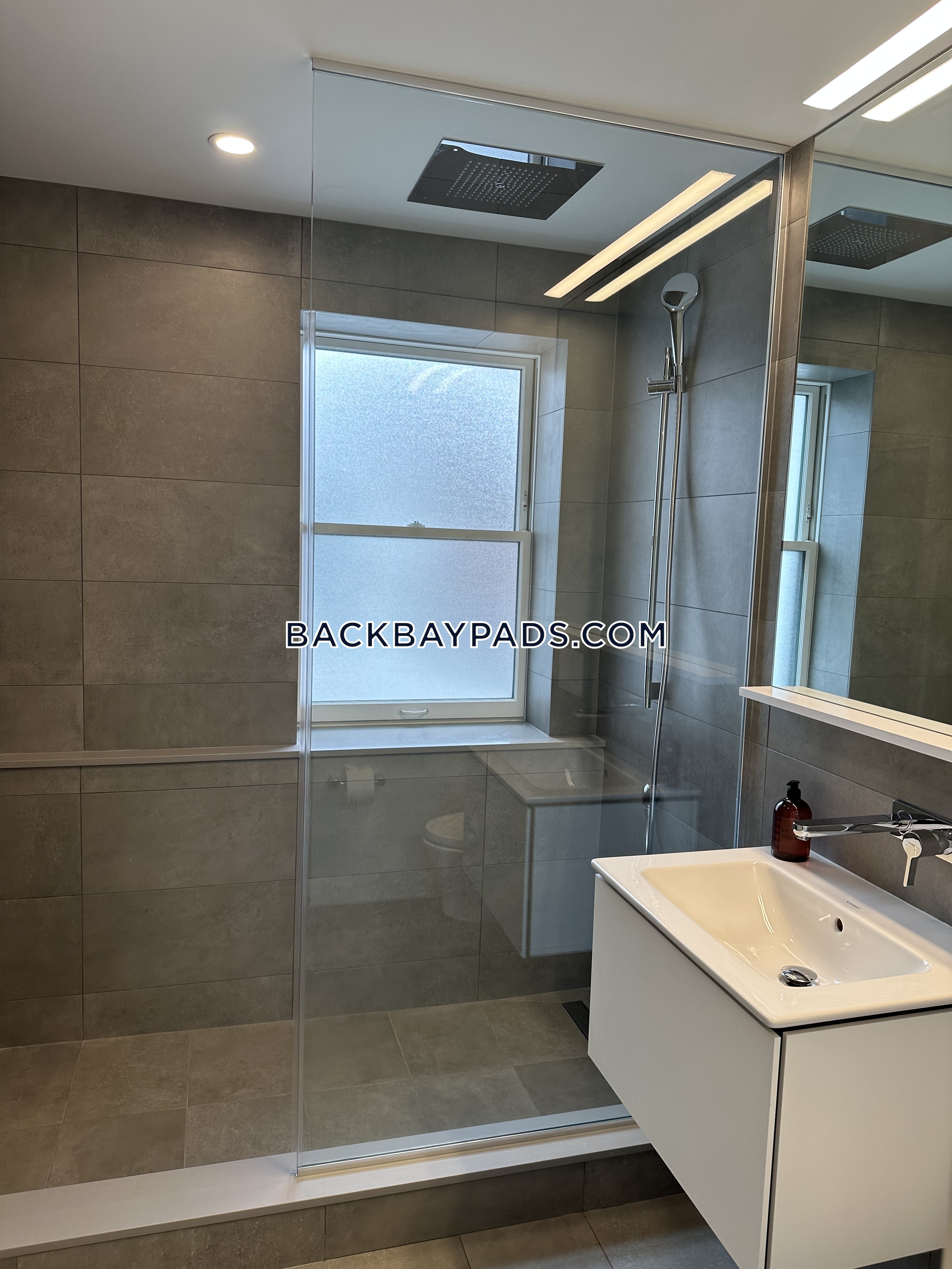 102 Commonwealth Ave, Back Bay