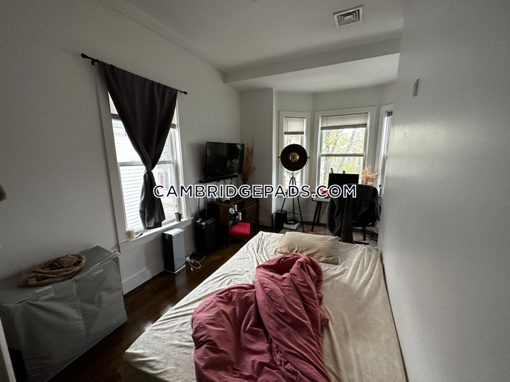 376.1 Windsor St, East Cambridge