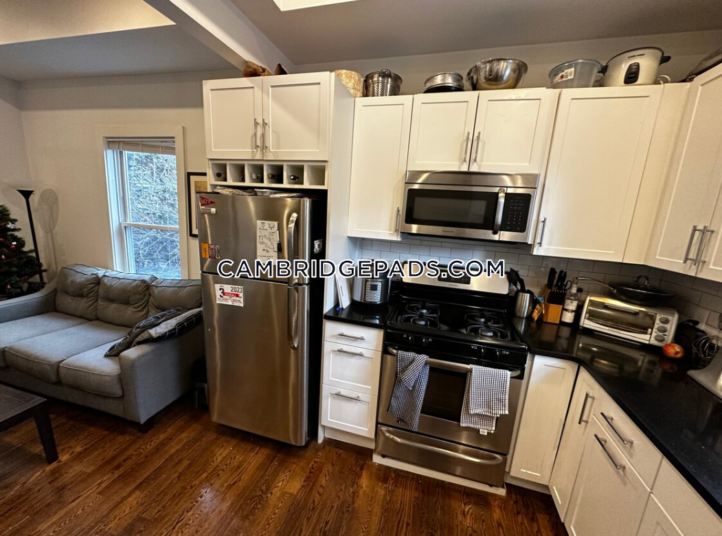 376.1 Windsor St, East Cambridge