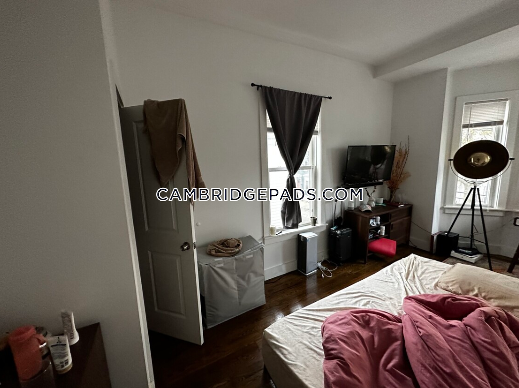 376.1 Windsor St, East Cambridge