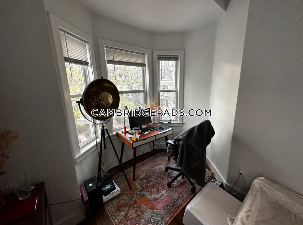 376.1 Windsor St, East Cambridge