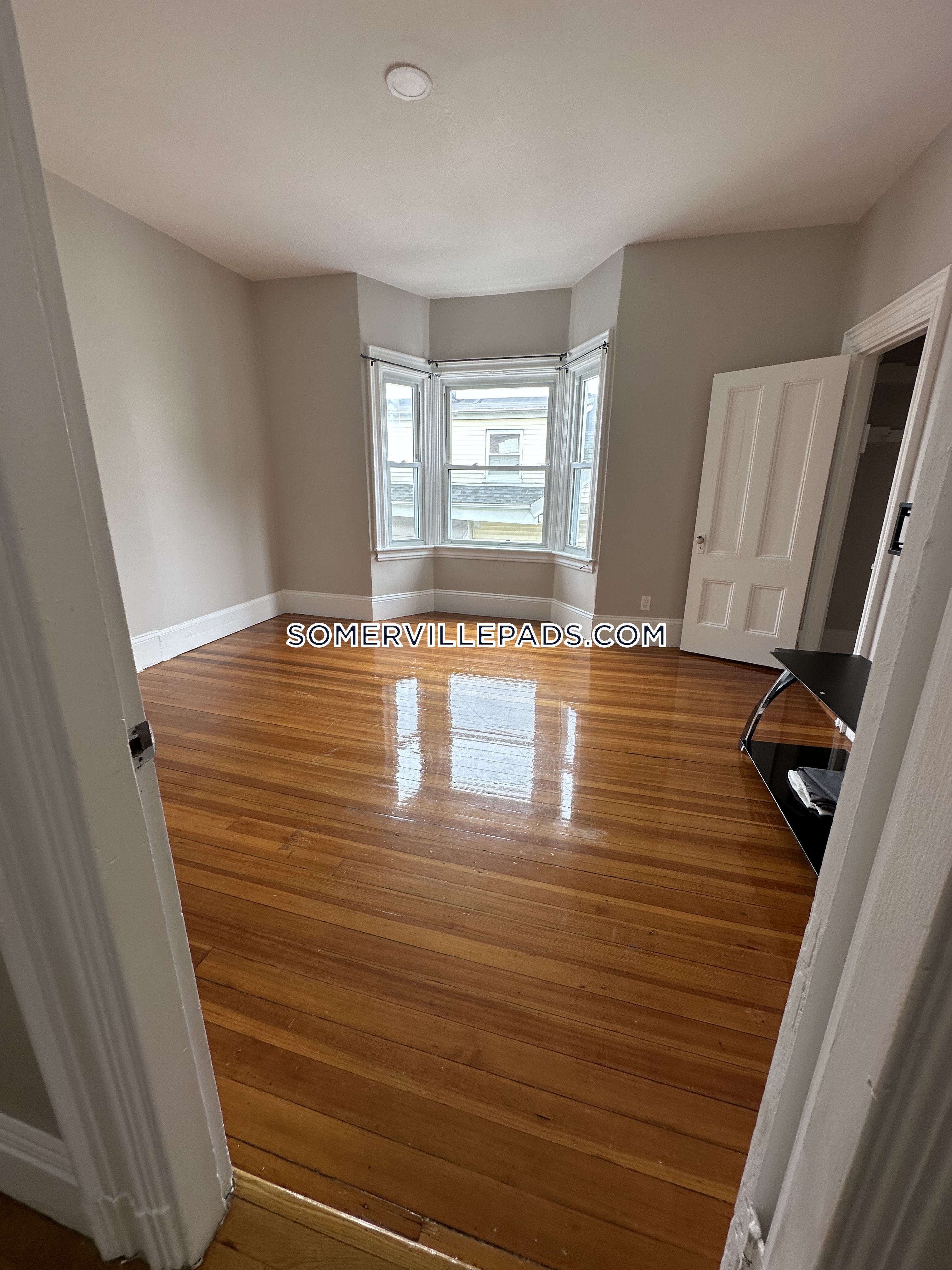 56 Pinckney St, East Somerville