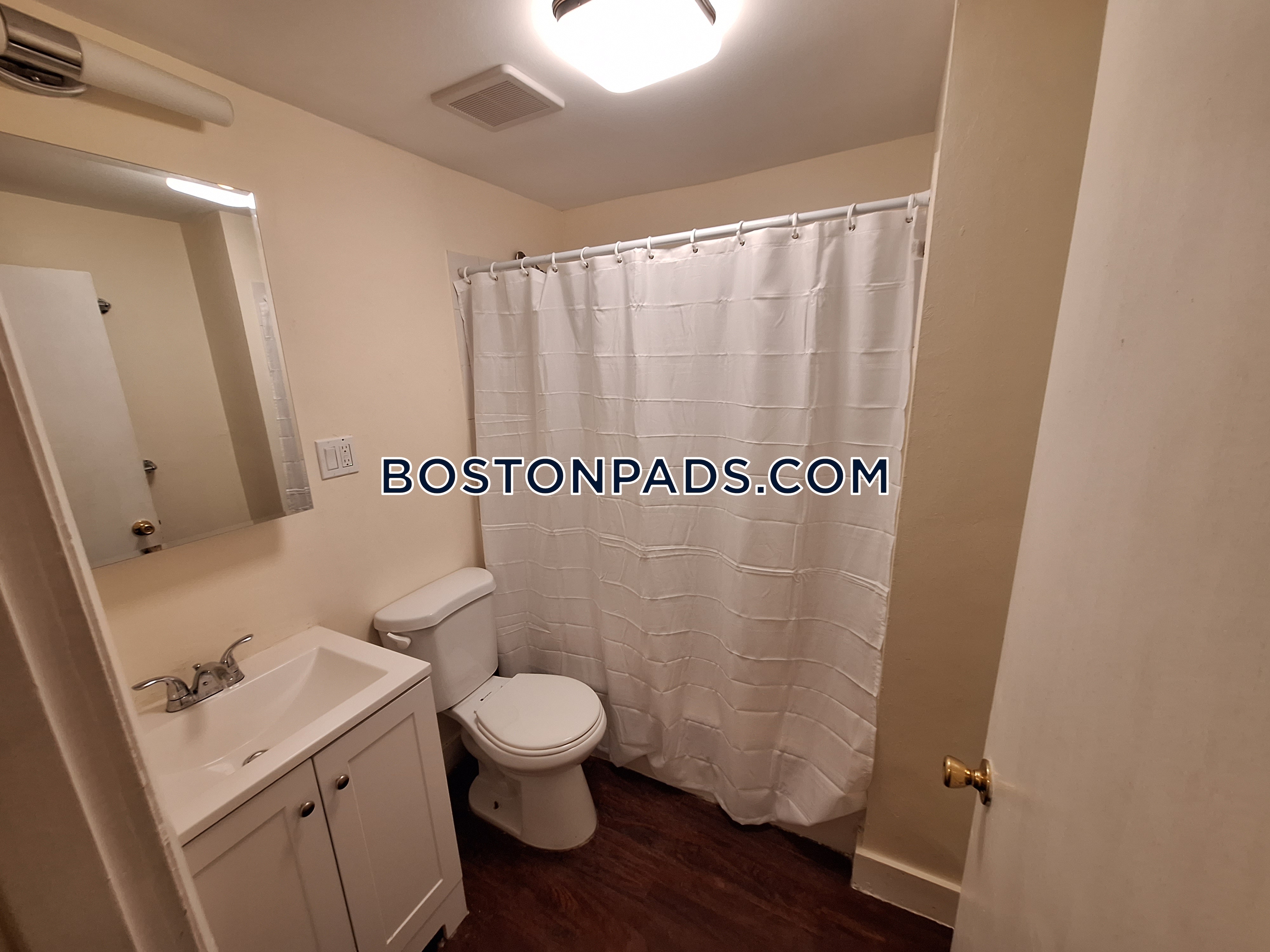64 Pleasant St, Cambridgeport