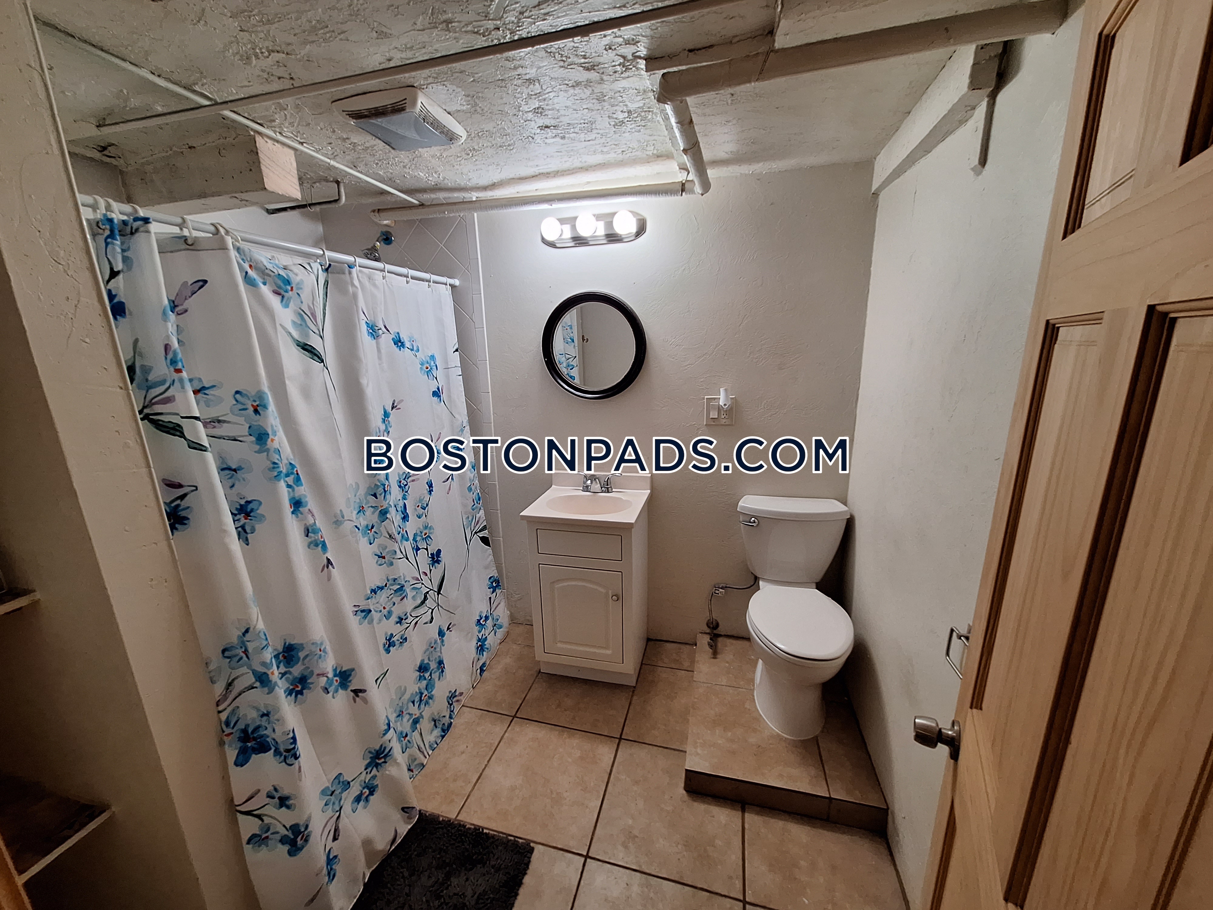 64 Pleasant St, Cambridgeport