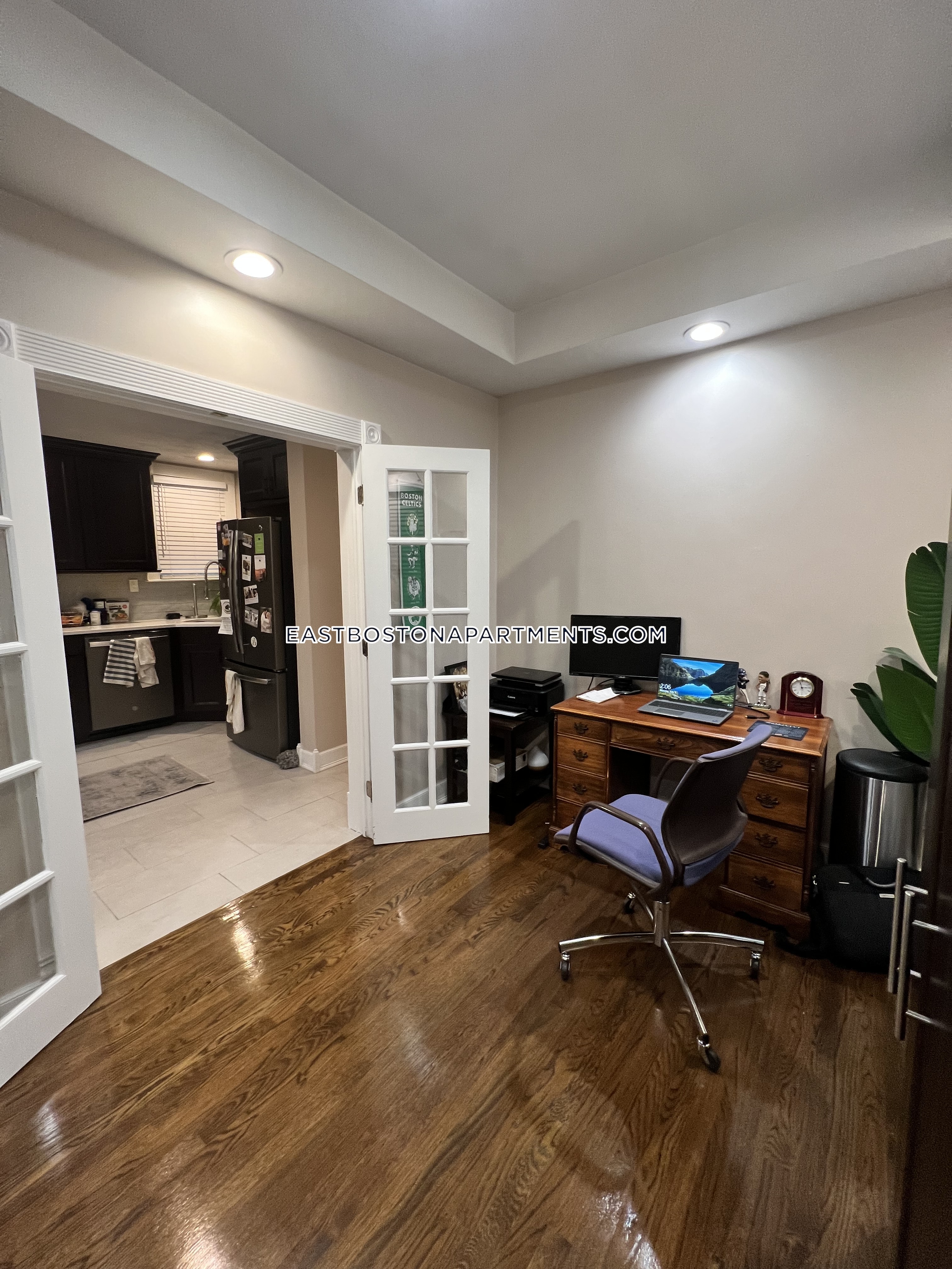 119 Falcon St, East Boston