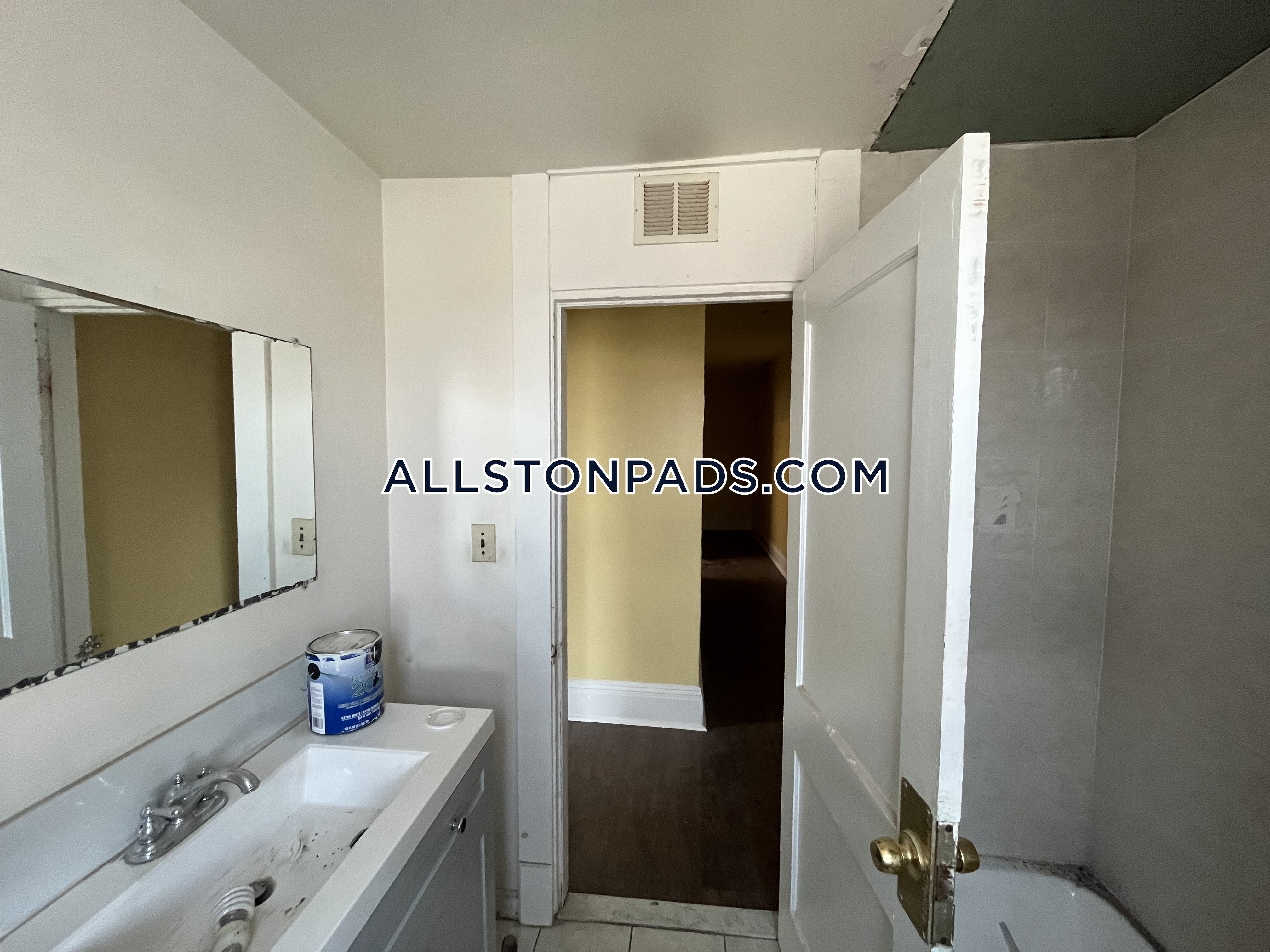 12 Glenville Ave, Allston