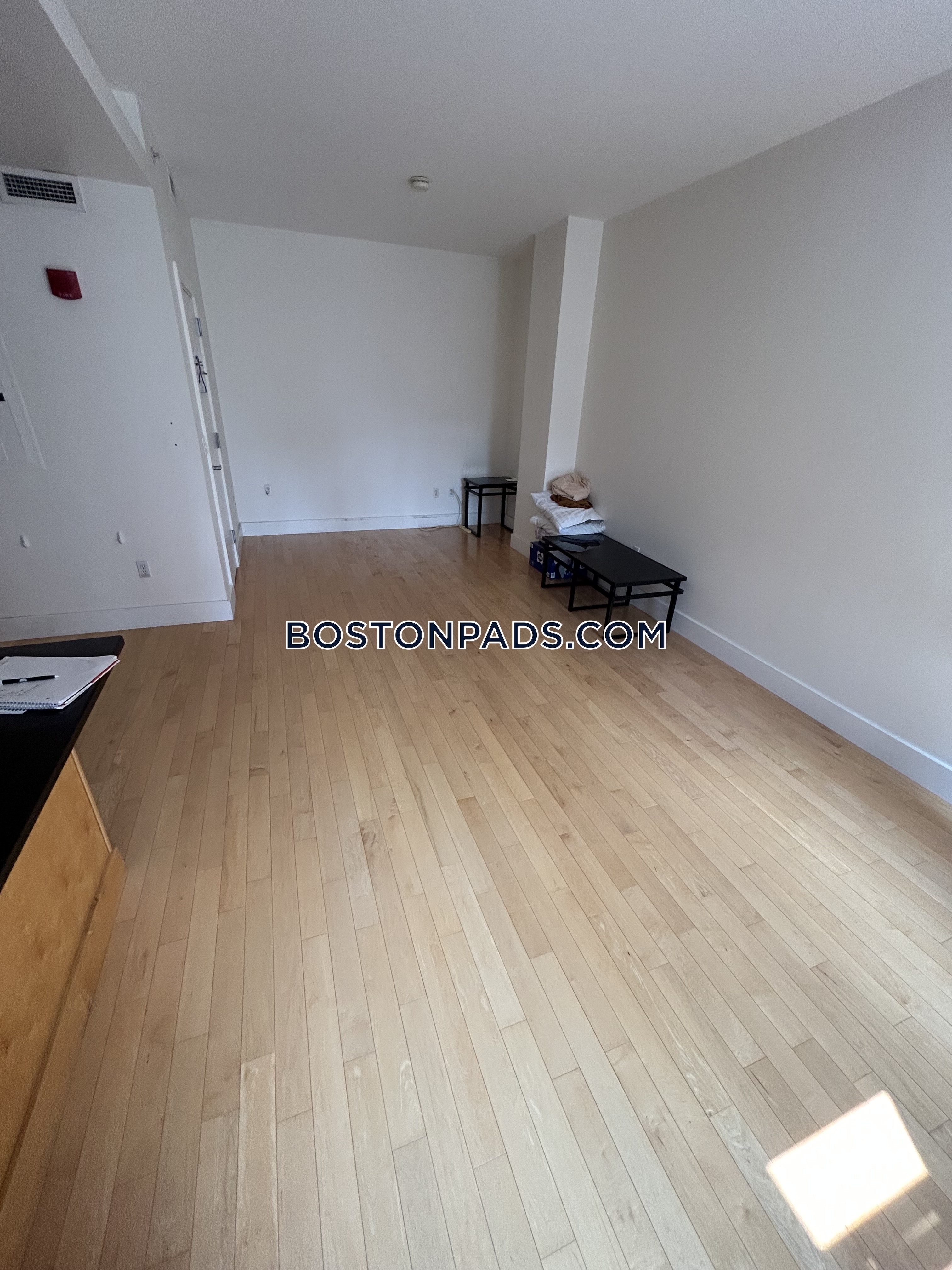 70 Lincoln St, Chinatown