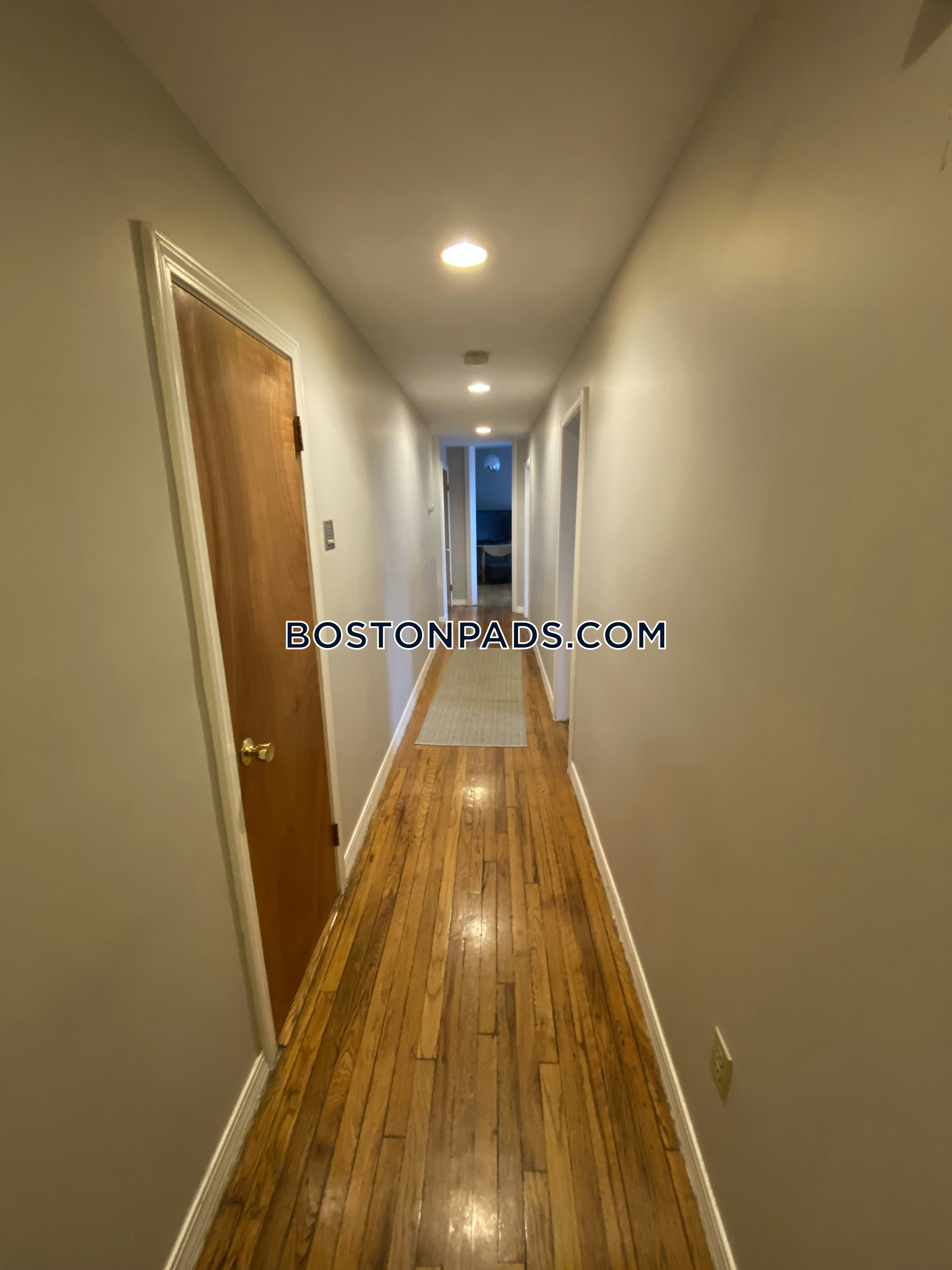 54 Kelly Rd, Cambridgeport