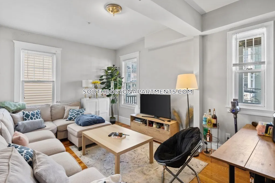 247 L St, South Boston