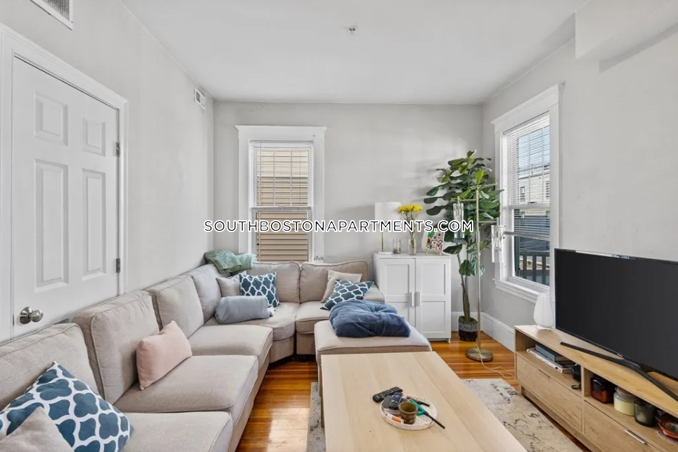 247 L St, South Boston