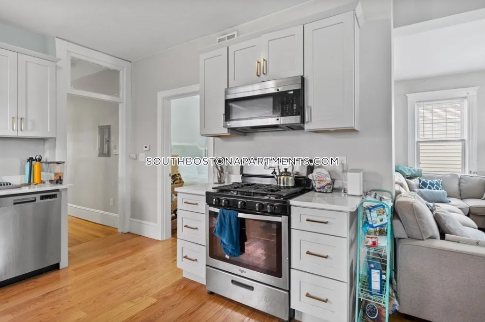 247 L St, South Boston