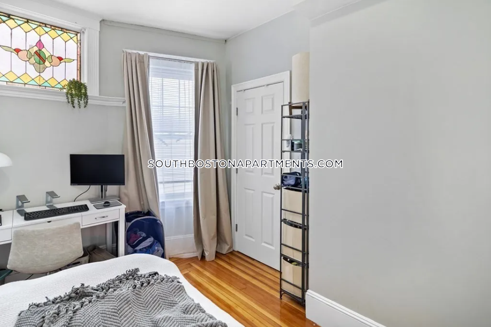 247 L St, South Boston