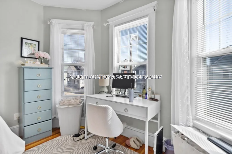 247 L St, South Boston