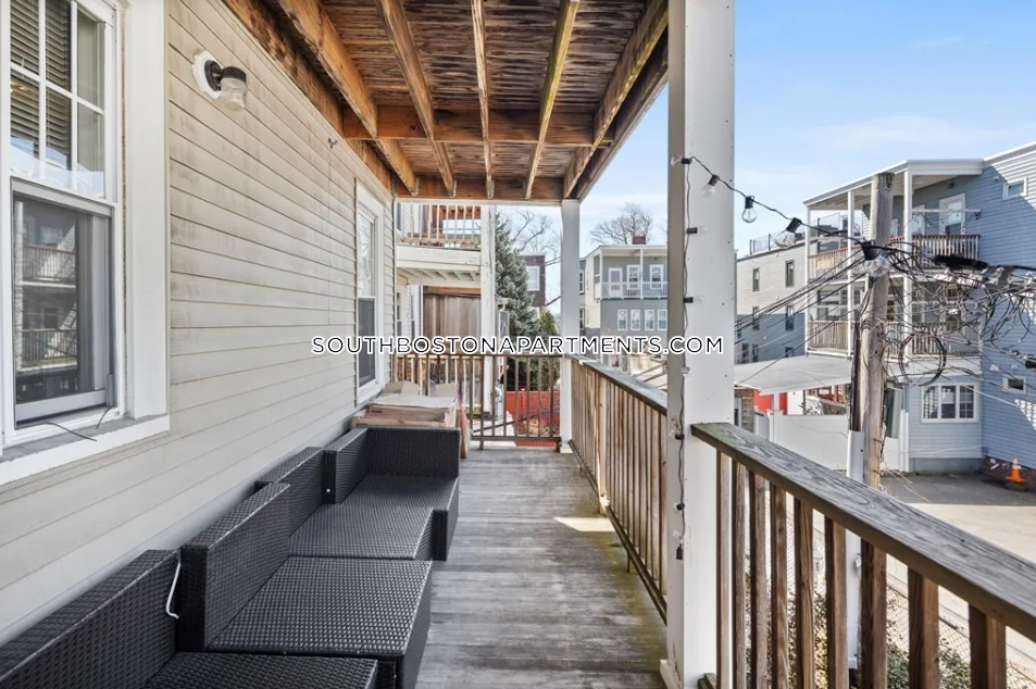 247 L St, South Boston