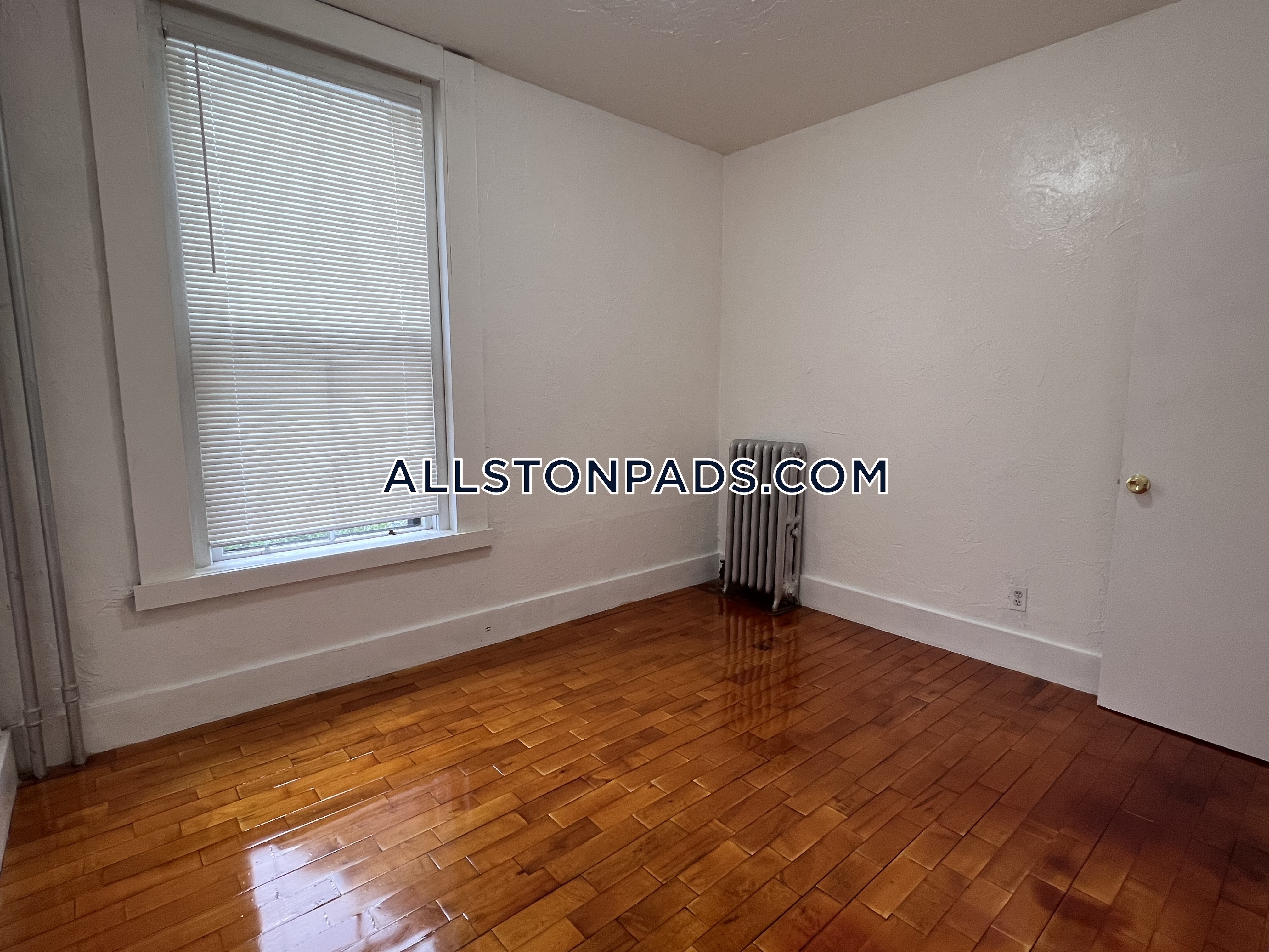 4 Adella Pl, Allston