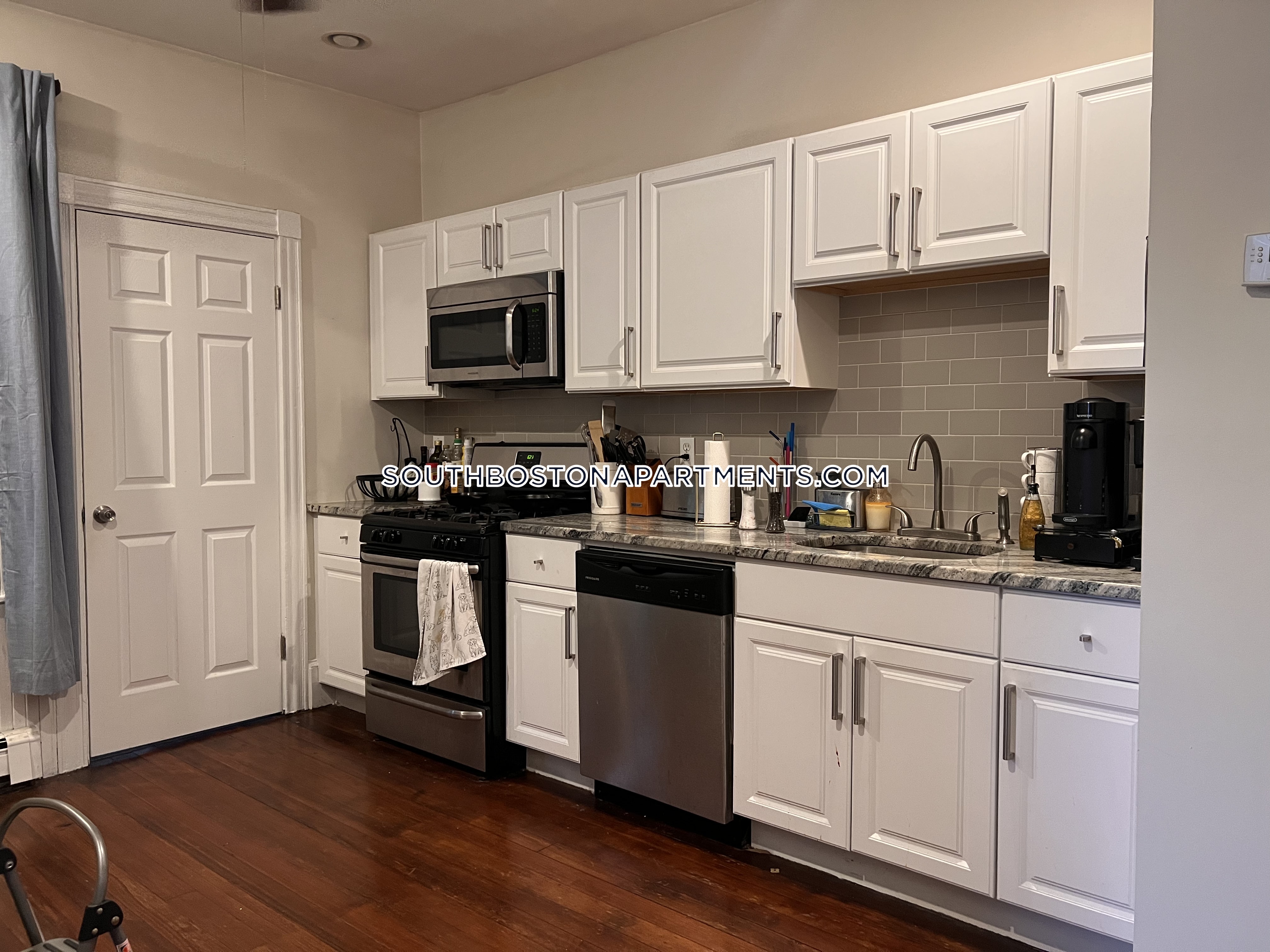 6 Hart, South Boston