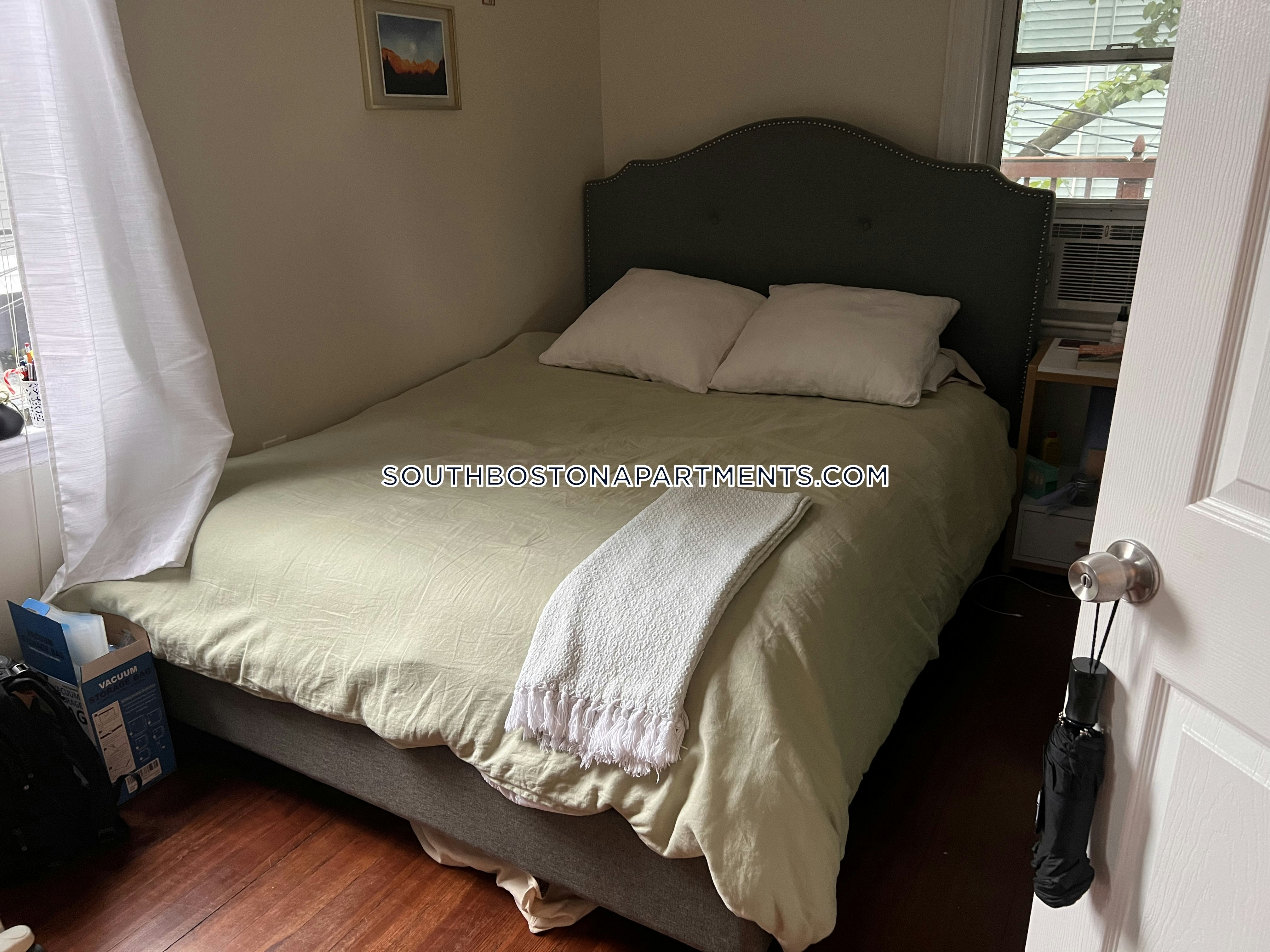 6 Hart, South Boston