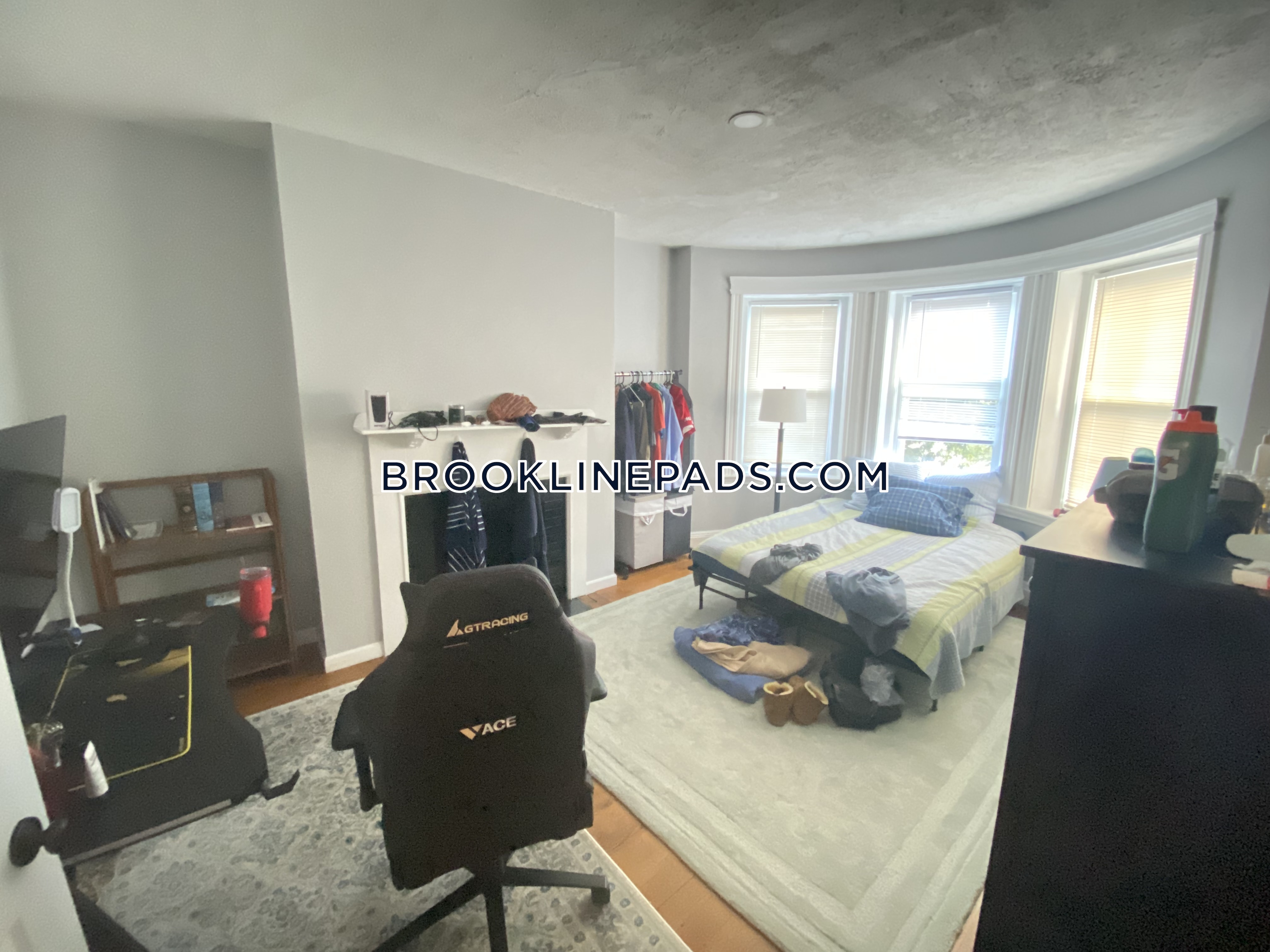 1440 Beacon St, Chestnut Hill