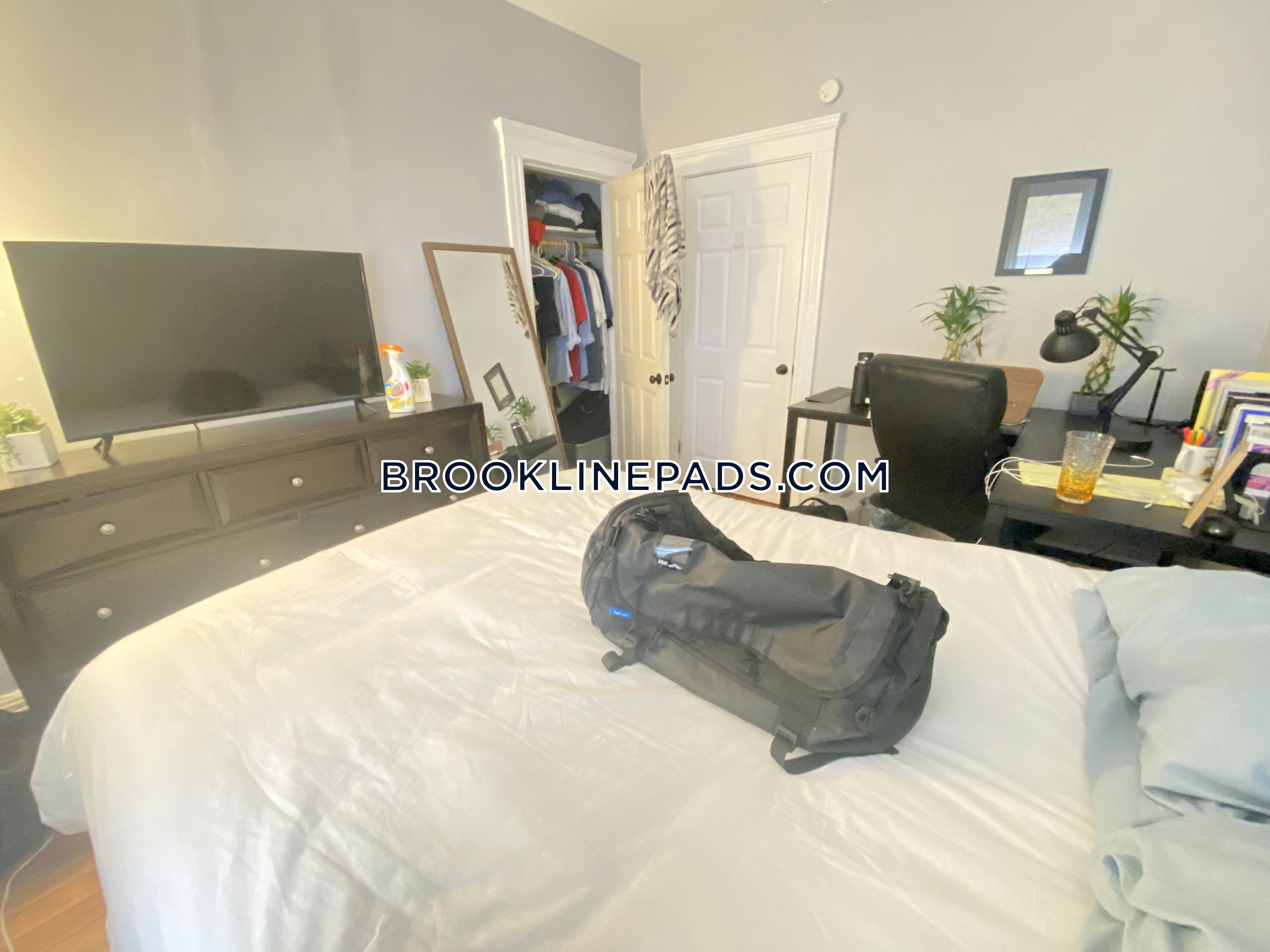 1440 Beacon St, Chestnut Hill