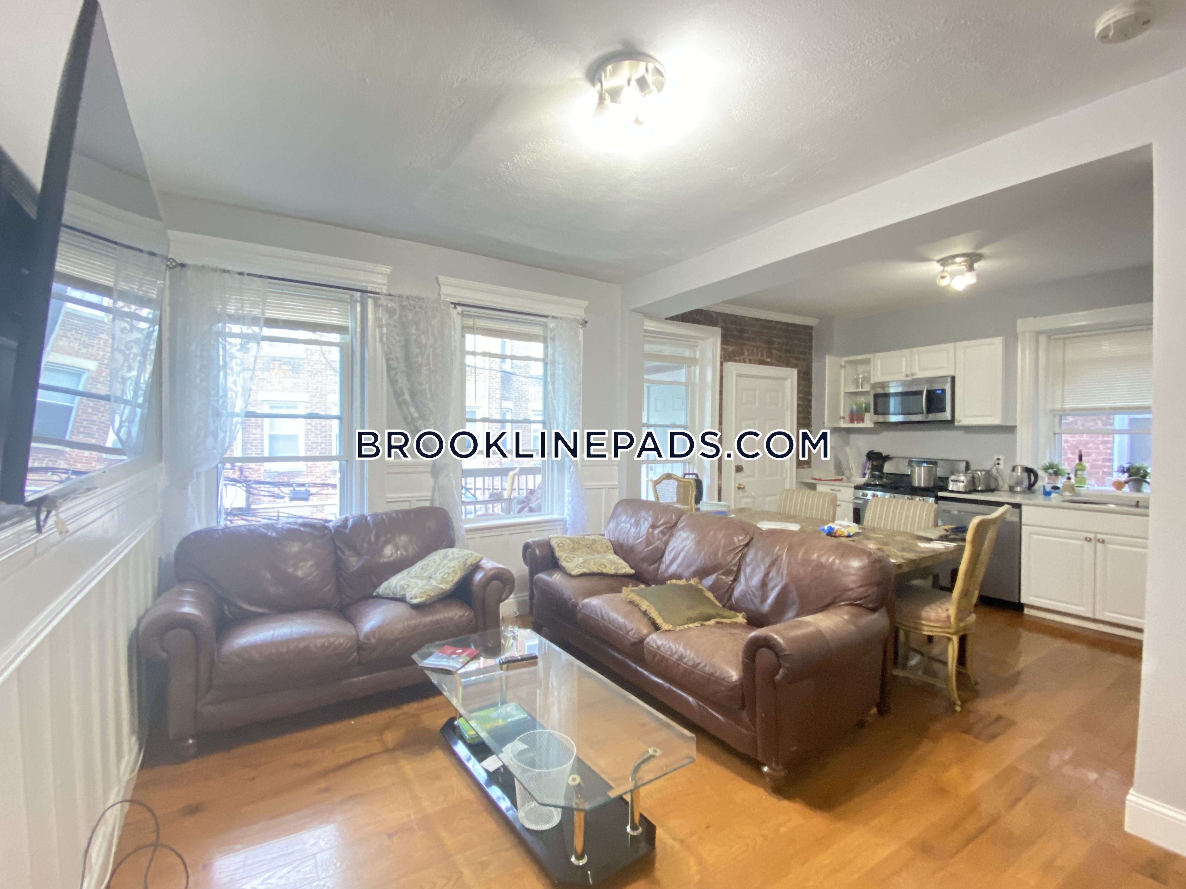 1440 Beacon St, Chestnut Hill