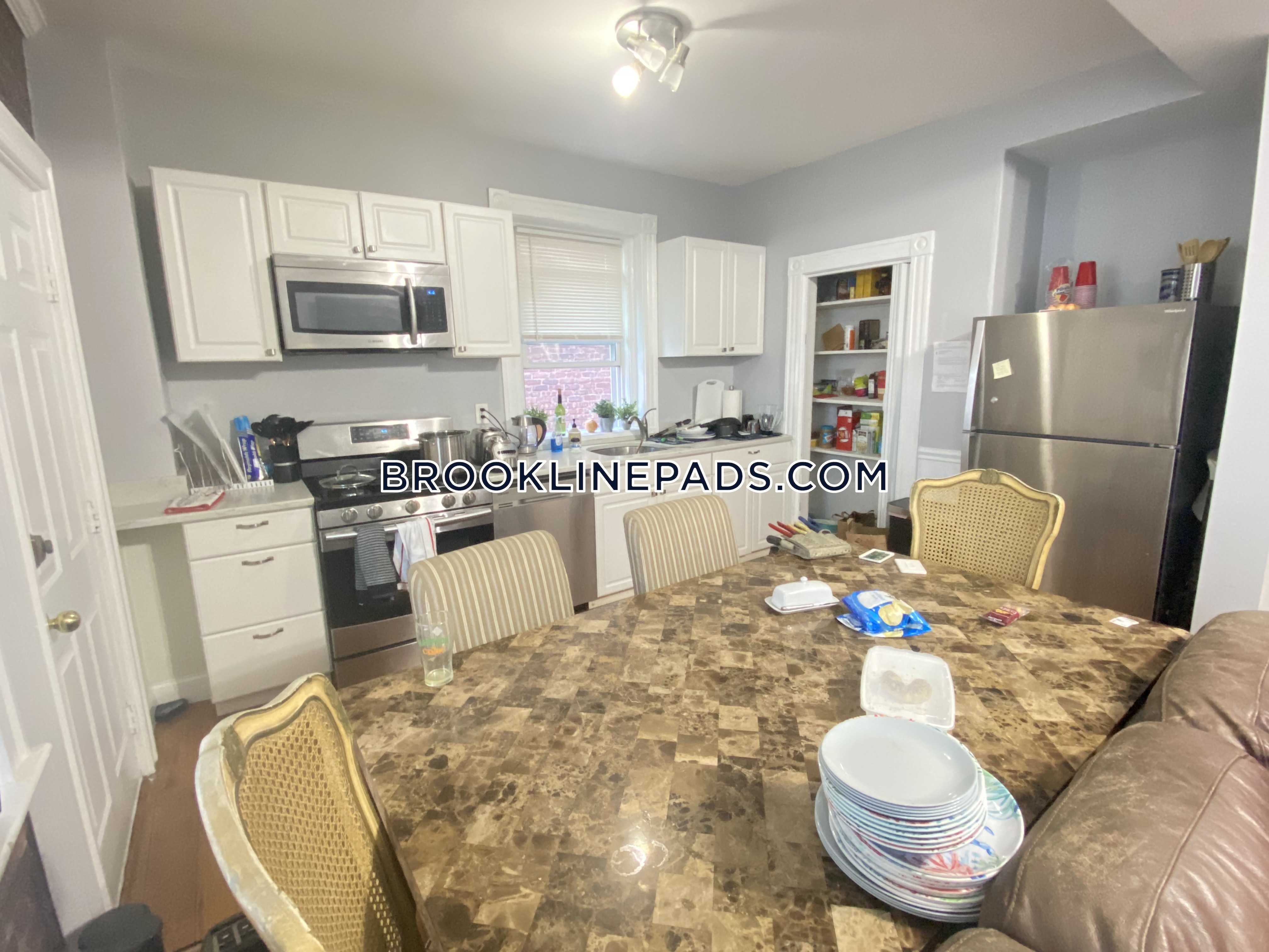 1440 Beacon St, Chestnut Hill