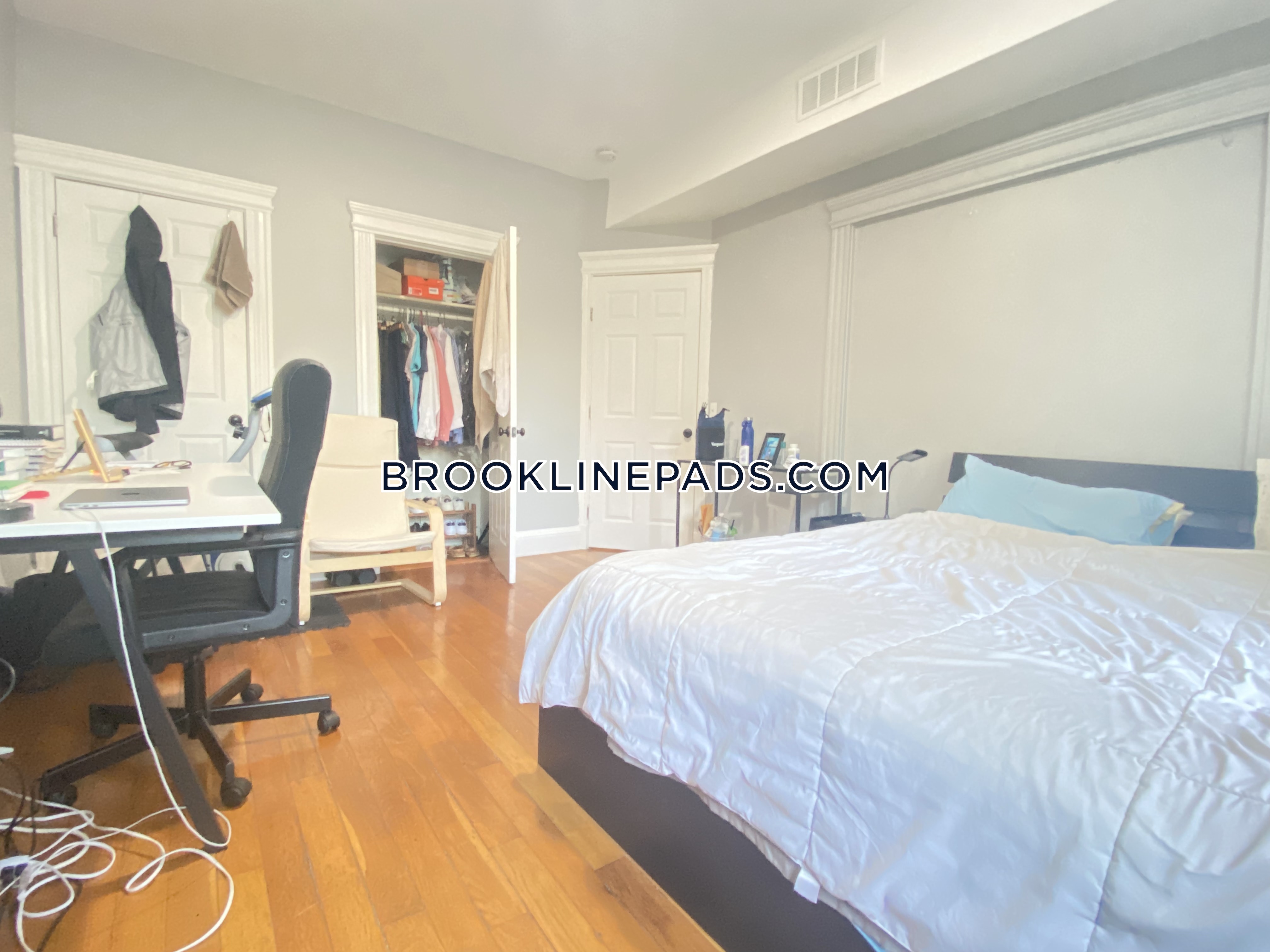 1440 Beacon St, Chestnut Hill