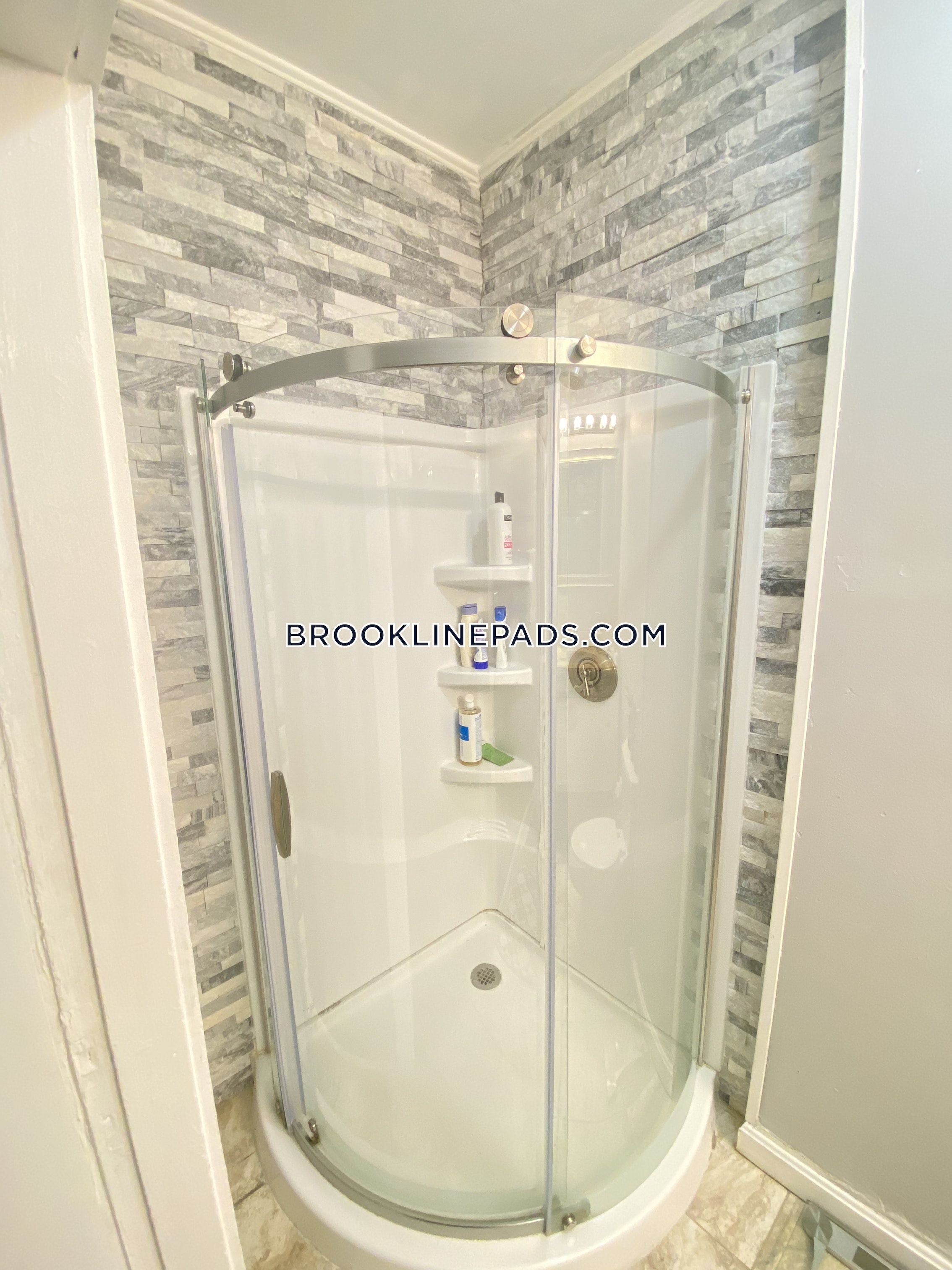 1440 Beacon St, Chestnut Hill