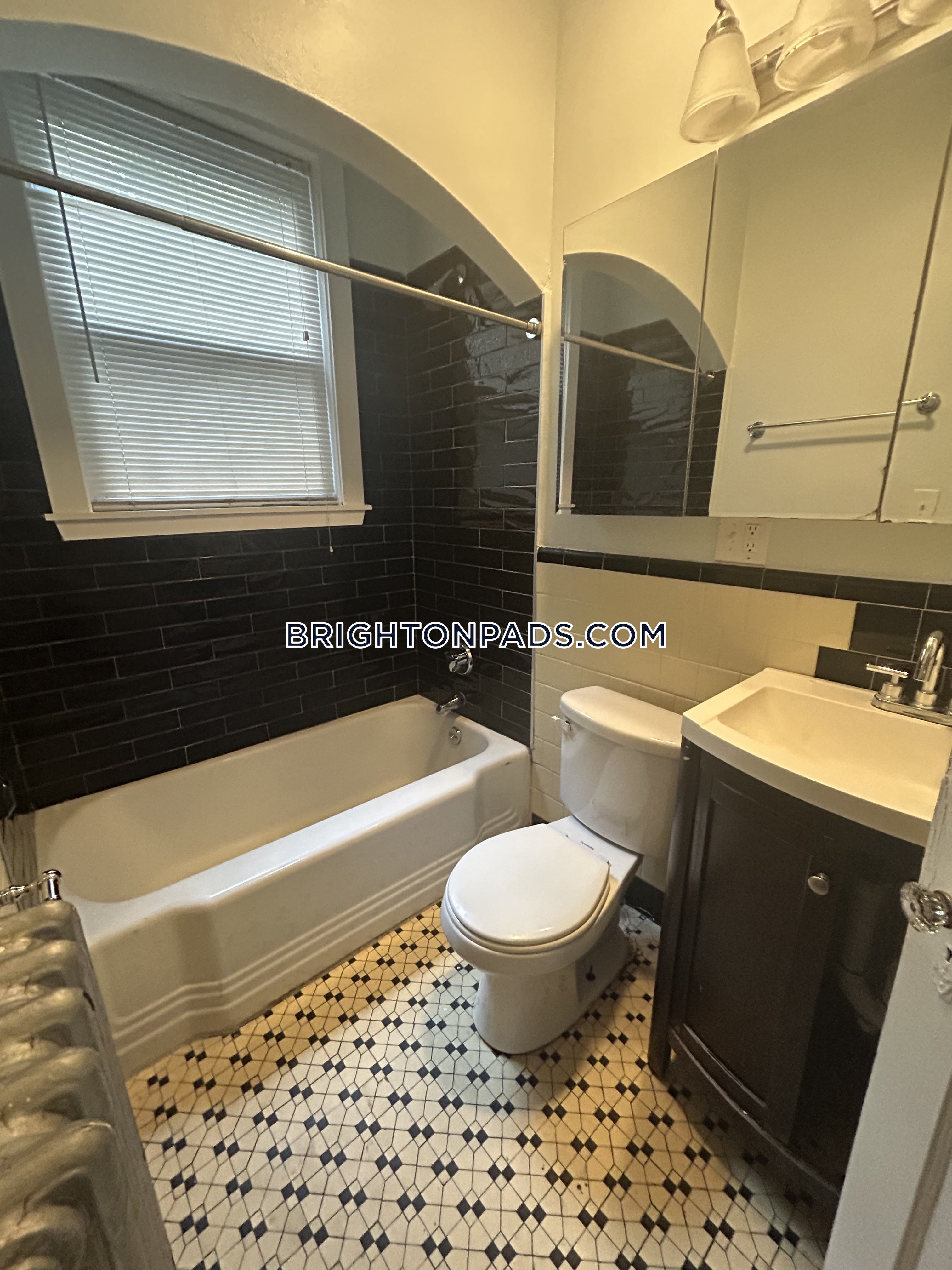 1789 Commonwealth Ave, Brighton